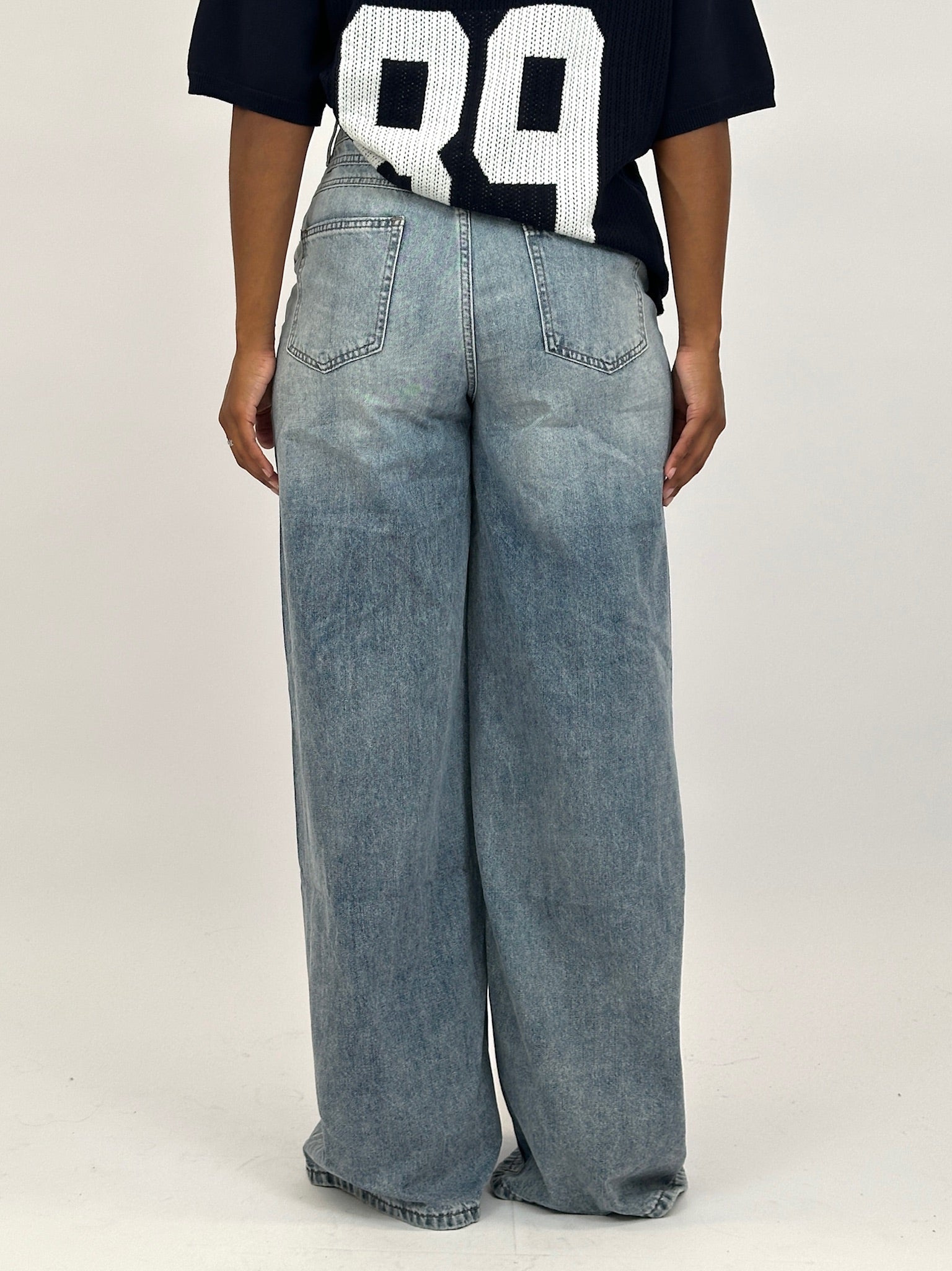 OVERSIZED DISTRESSED WIDE LEG