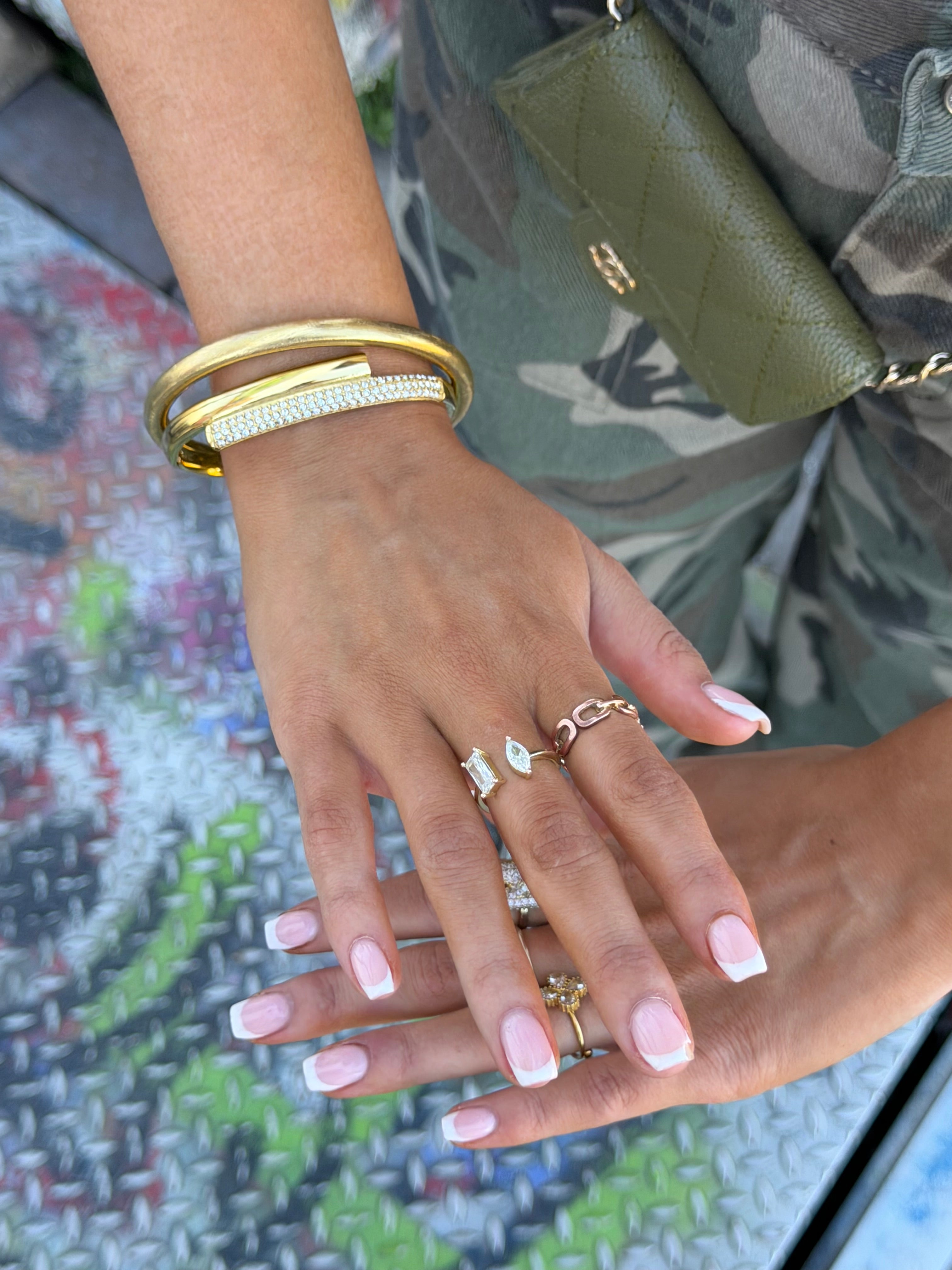 PREMIUM GOLD STRASS BANGLE
