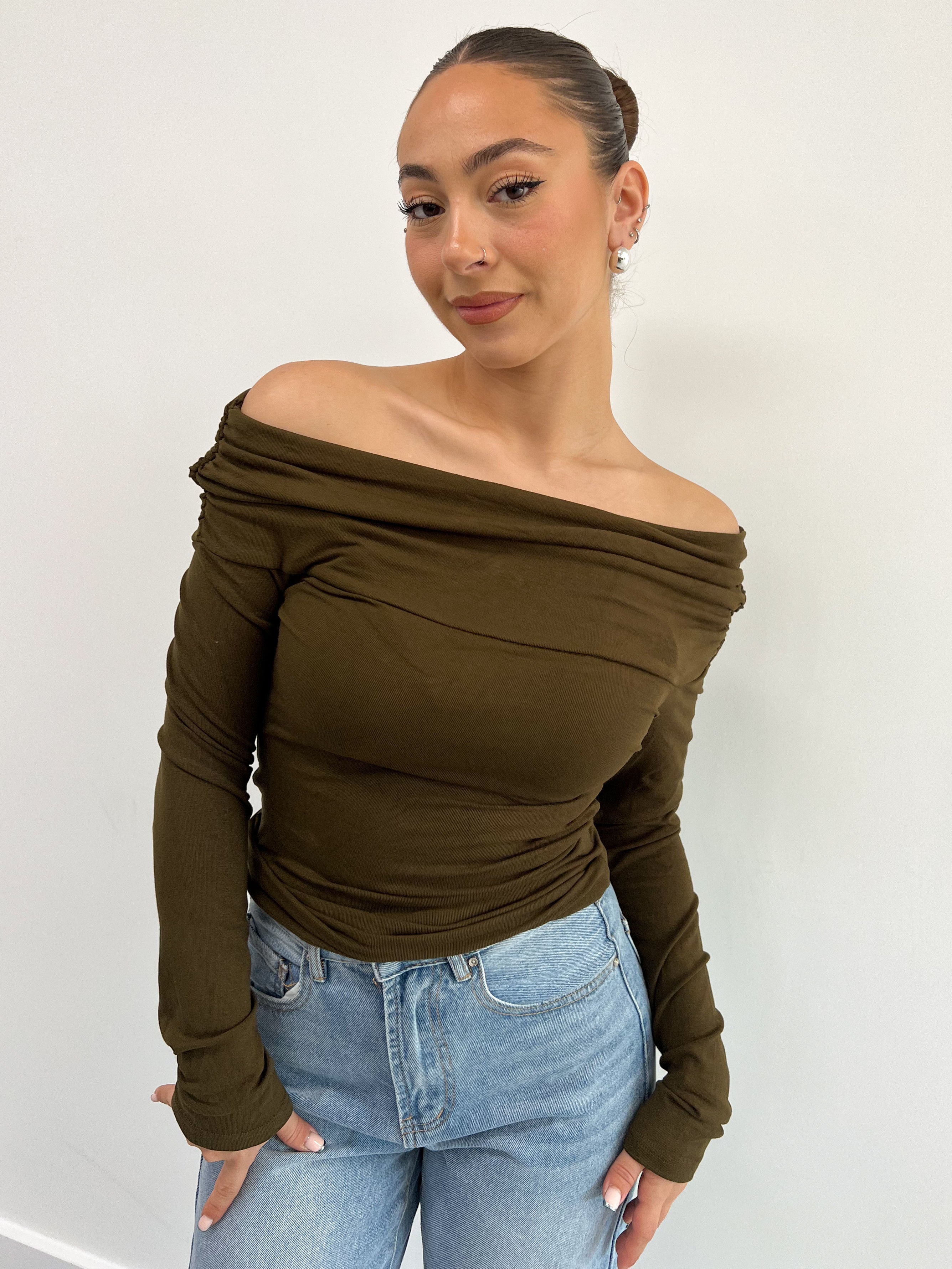 OFF SHOULDER TOP GREEN