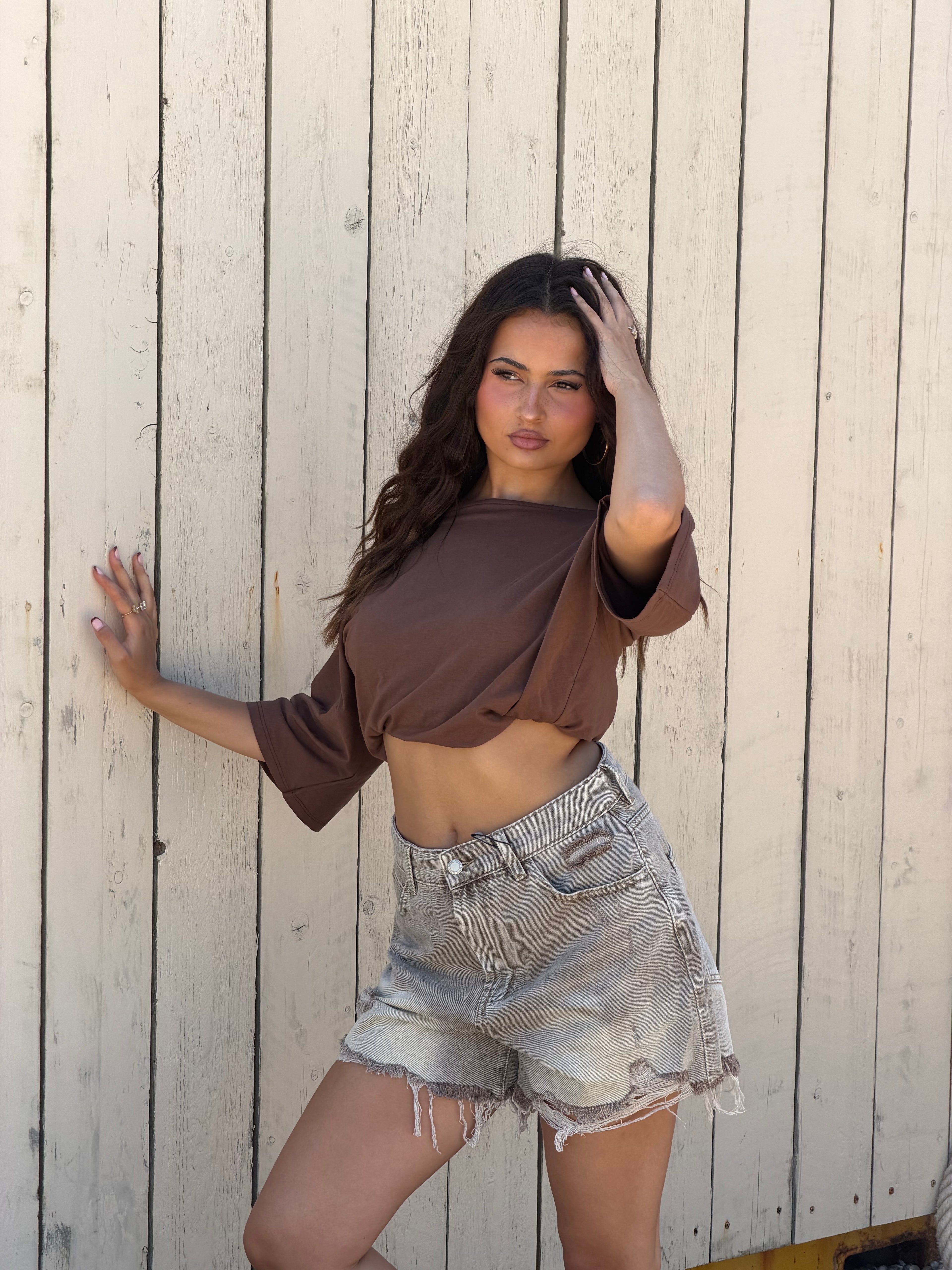 DANA RIPPED SHORT TAUPE