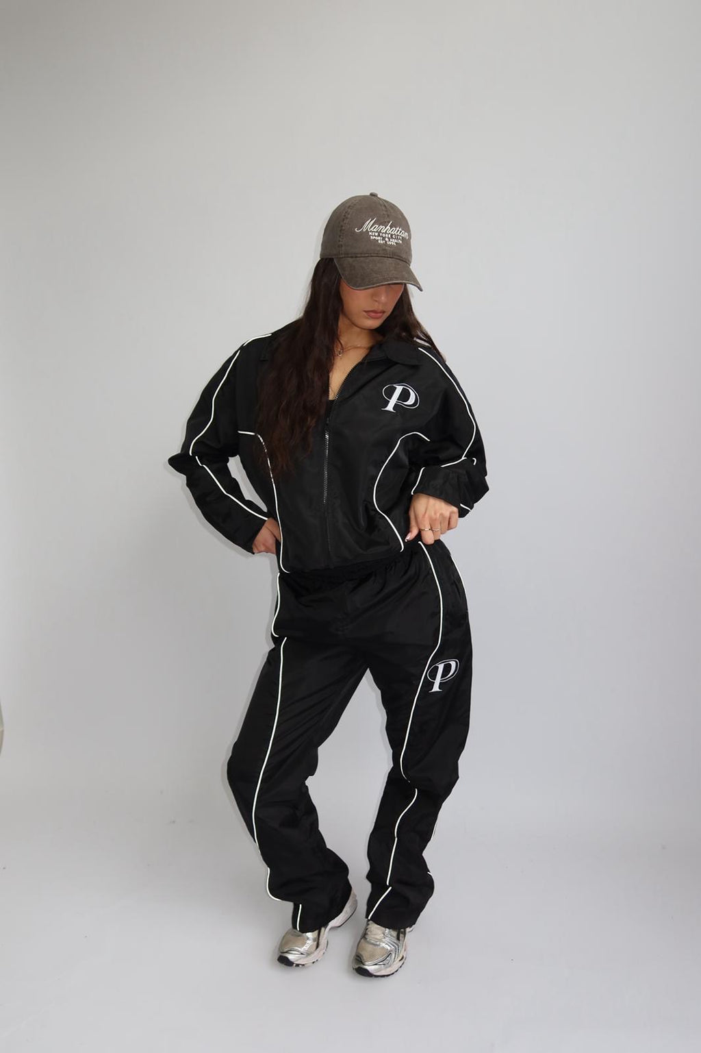 PREMIUM PRIORITY WINDBREAKER TRACKSUIT BLACK