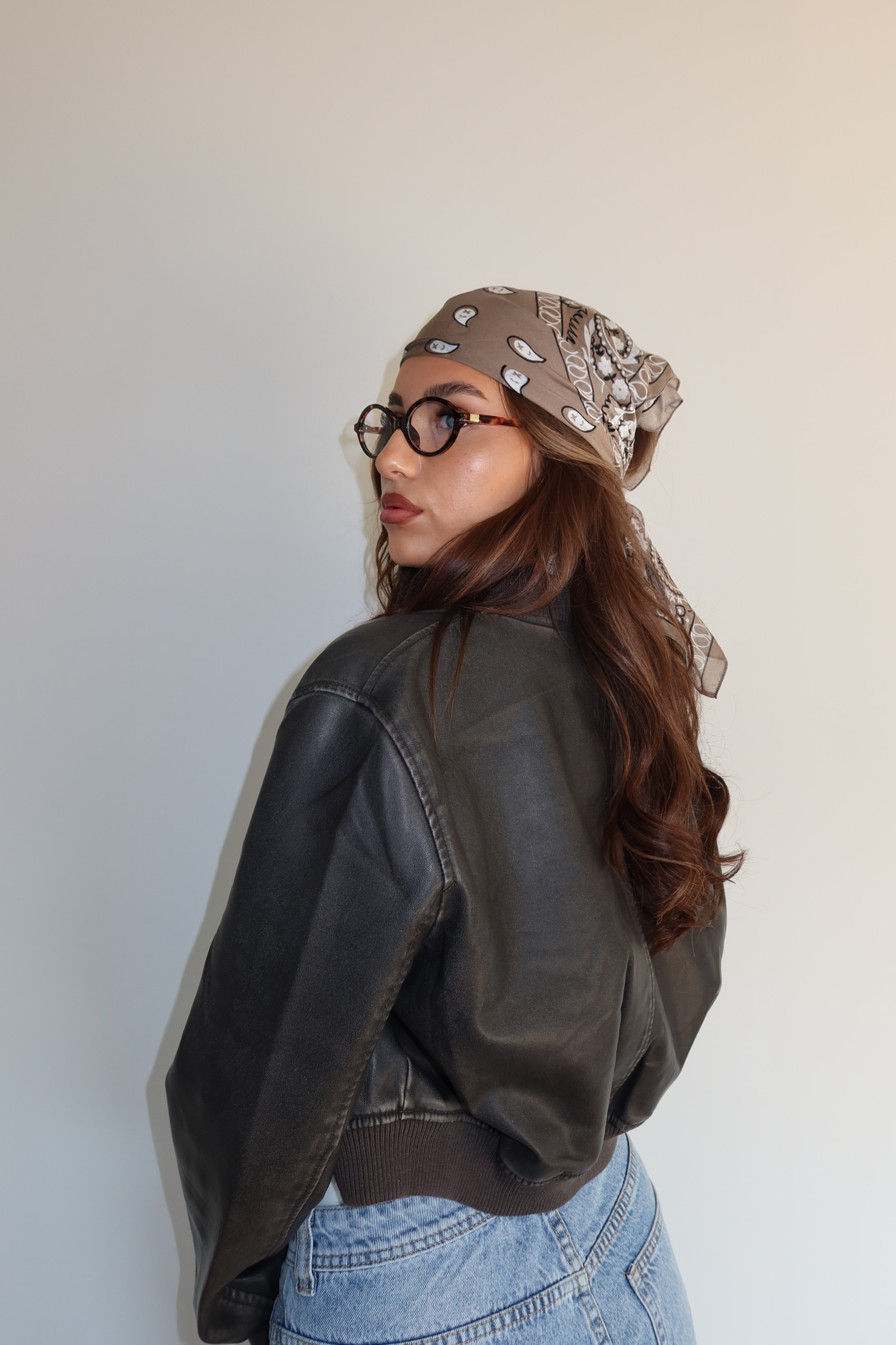 MULTIFUNCTIONAL PAISLEY PRINT SCARF TAUPE