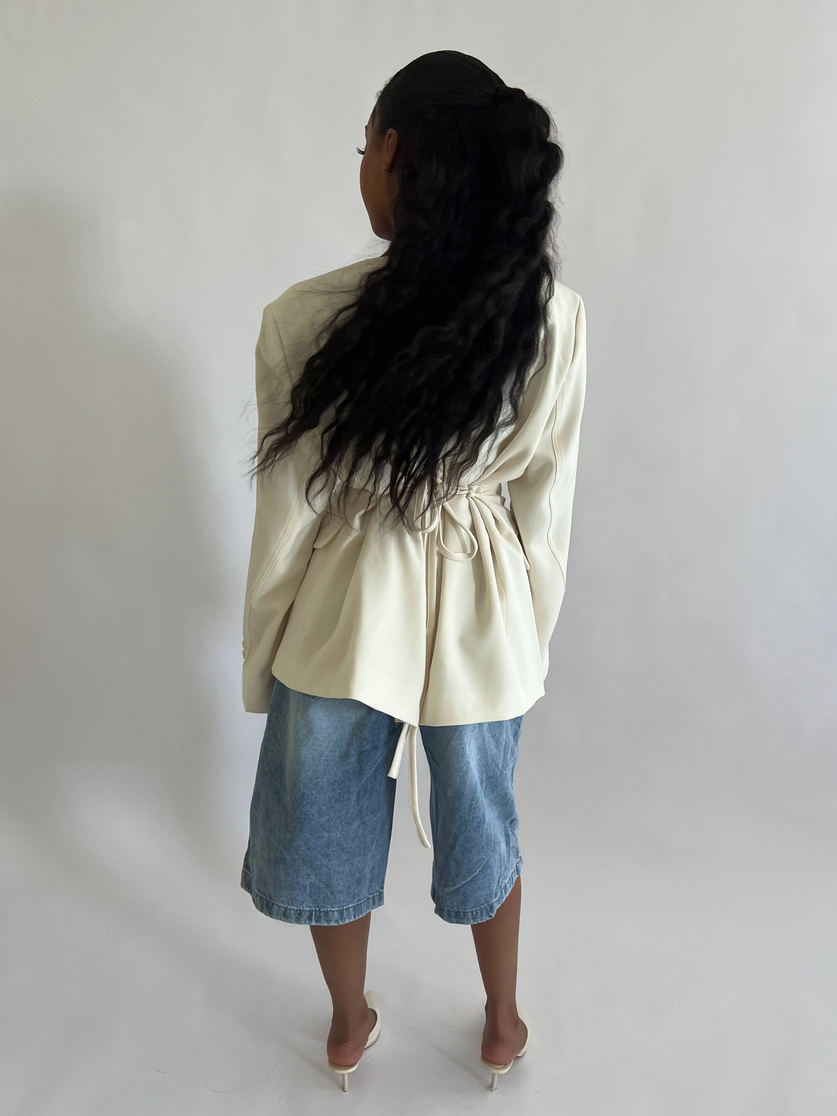 PERFECT CREAM SNATCHED BLAZER