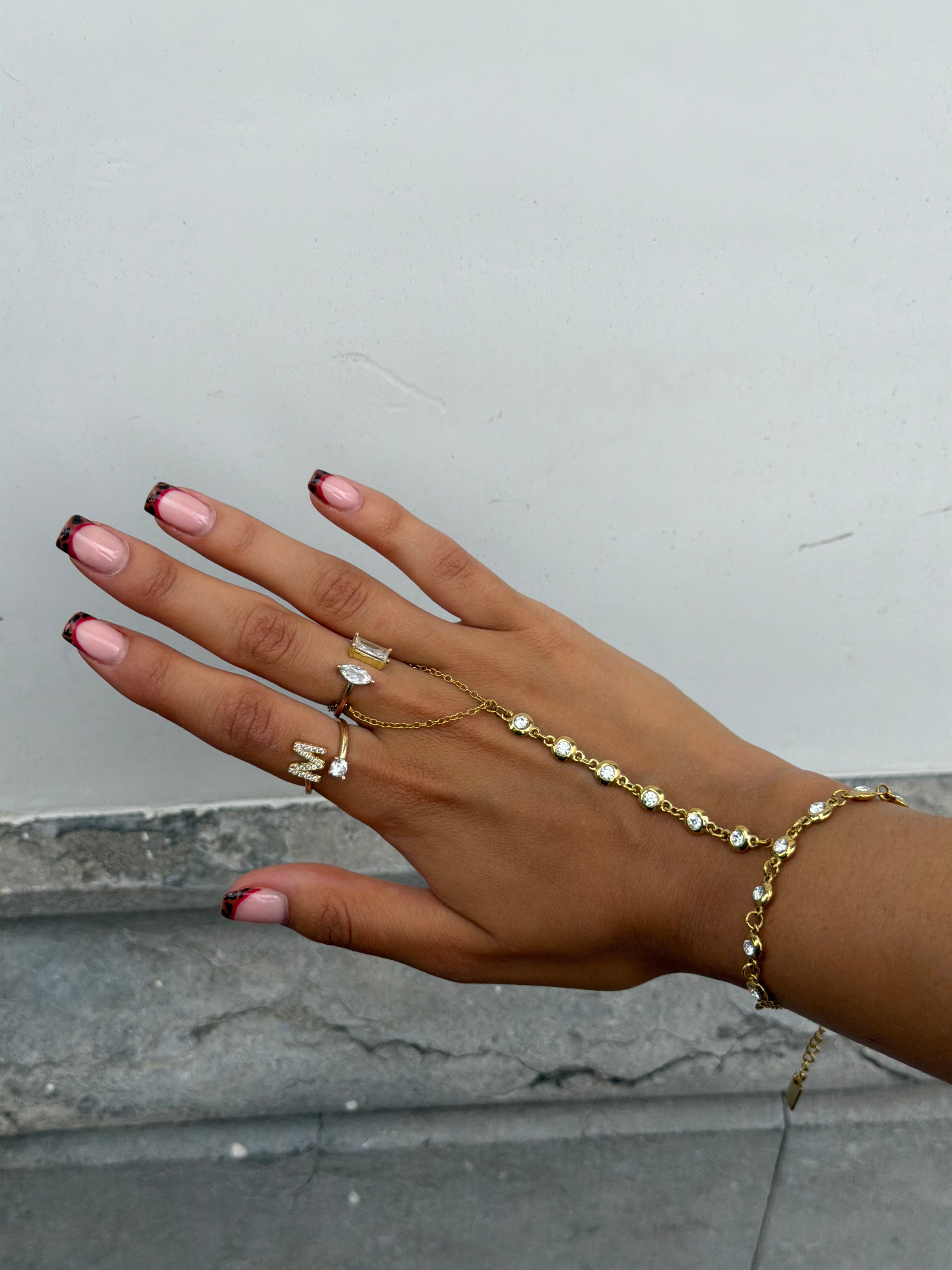 CHUNKY HAND CHAIN