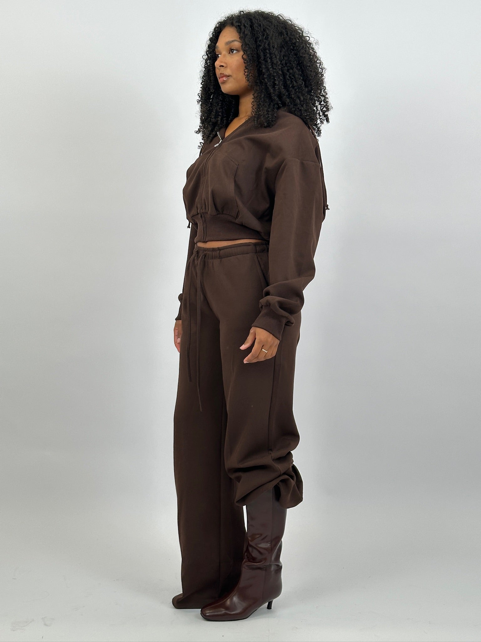 MUSTHAVE STRAIGHT JOGGER CHOCO (TALL)