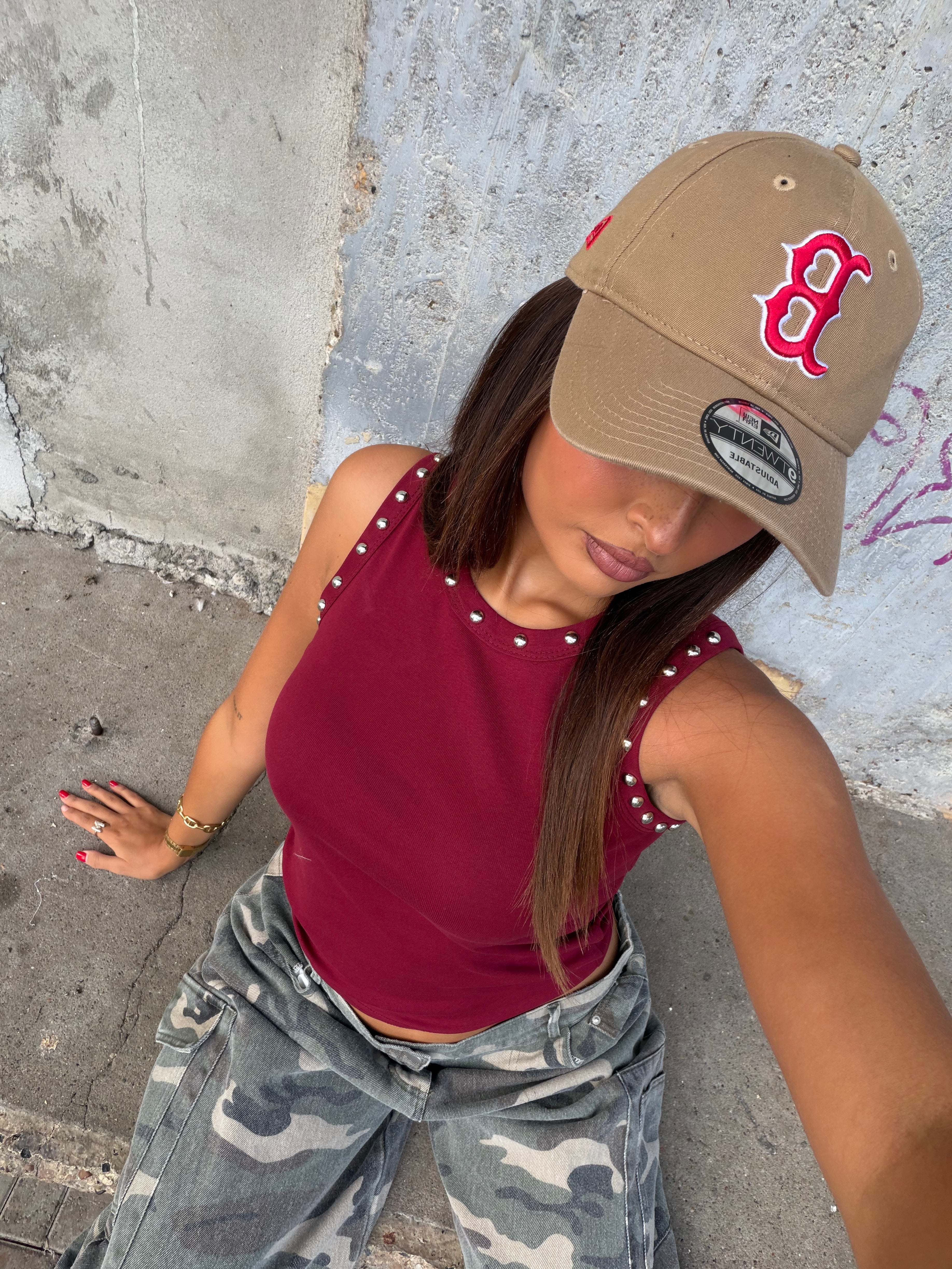 STUDDED TANK BORDEAUX
