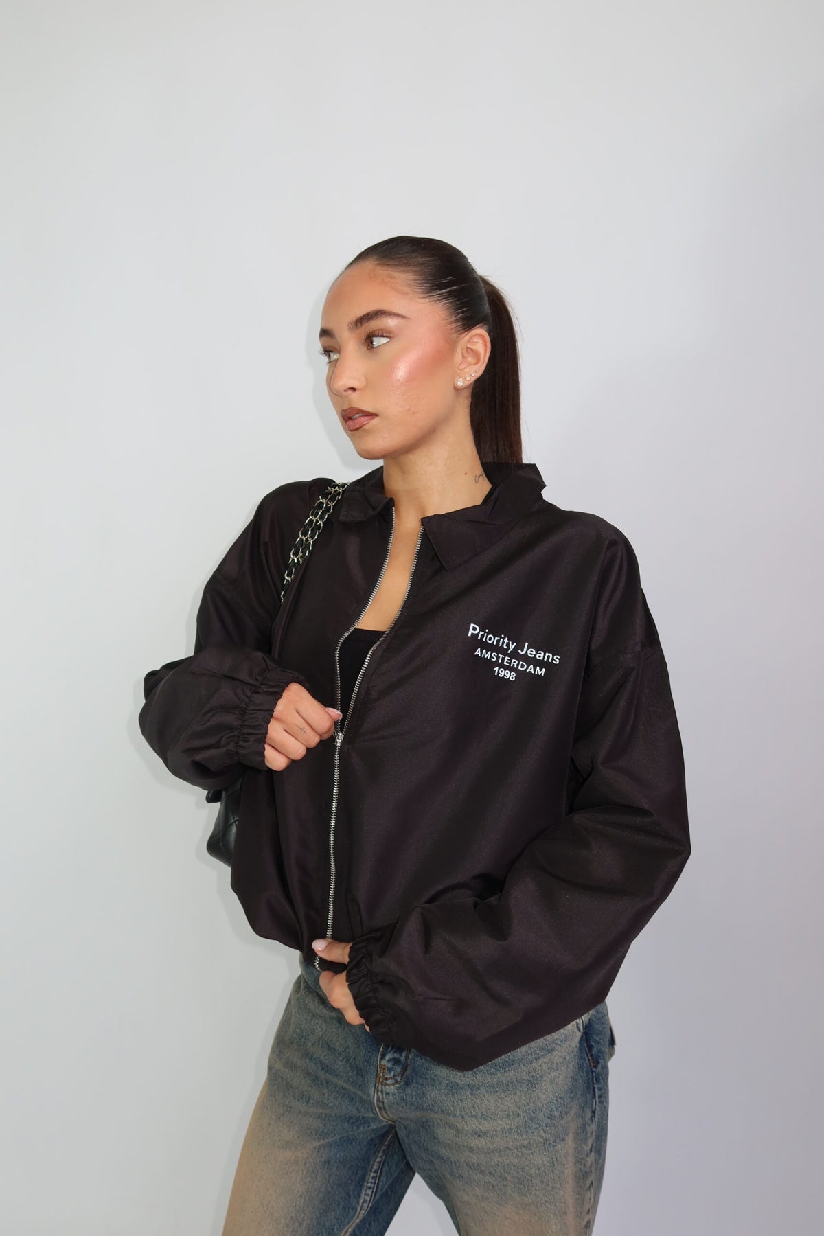 PRIORITY WINDBREAKER BLACK