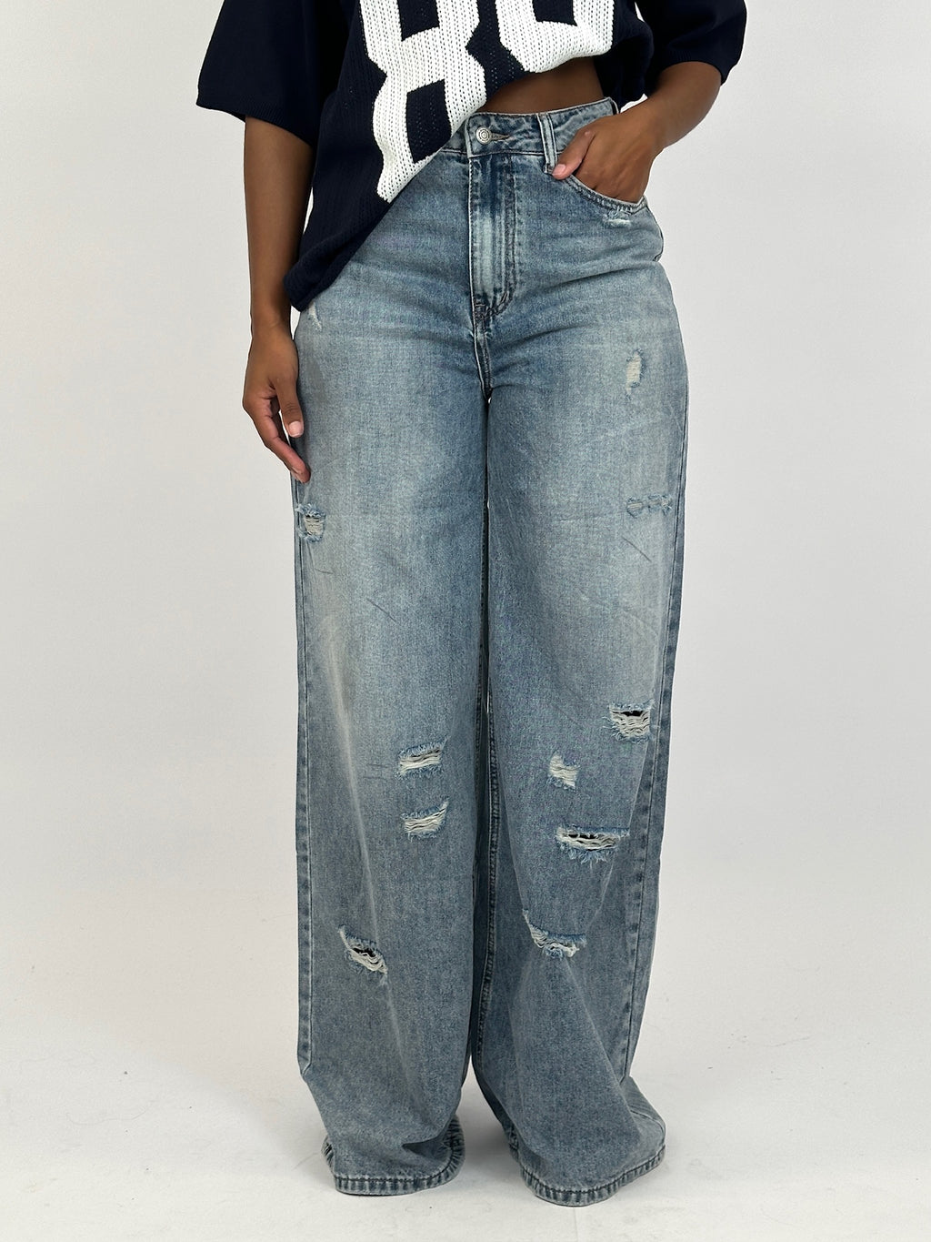 OVERSIZED DISTRESSED WIDE LEG