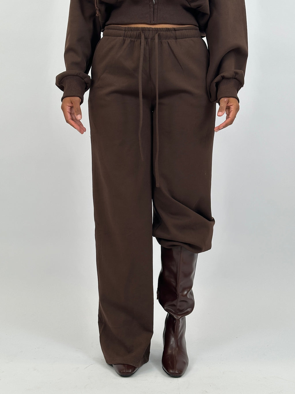 MUSTHAVE STRAIGHT JOGGER CHOCO (TALL)