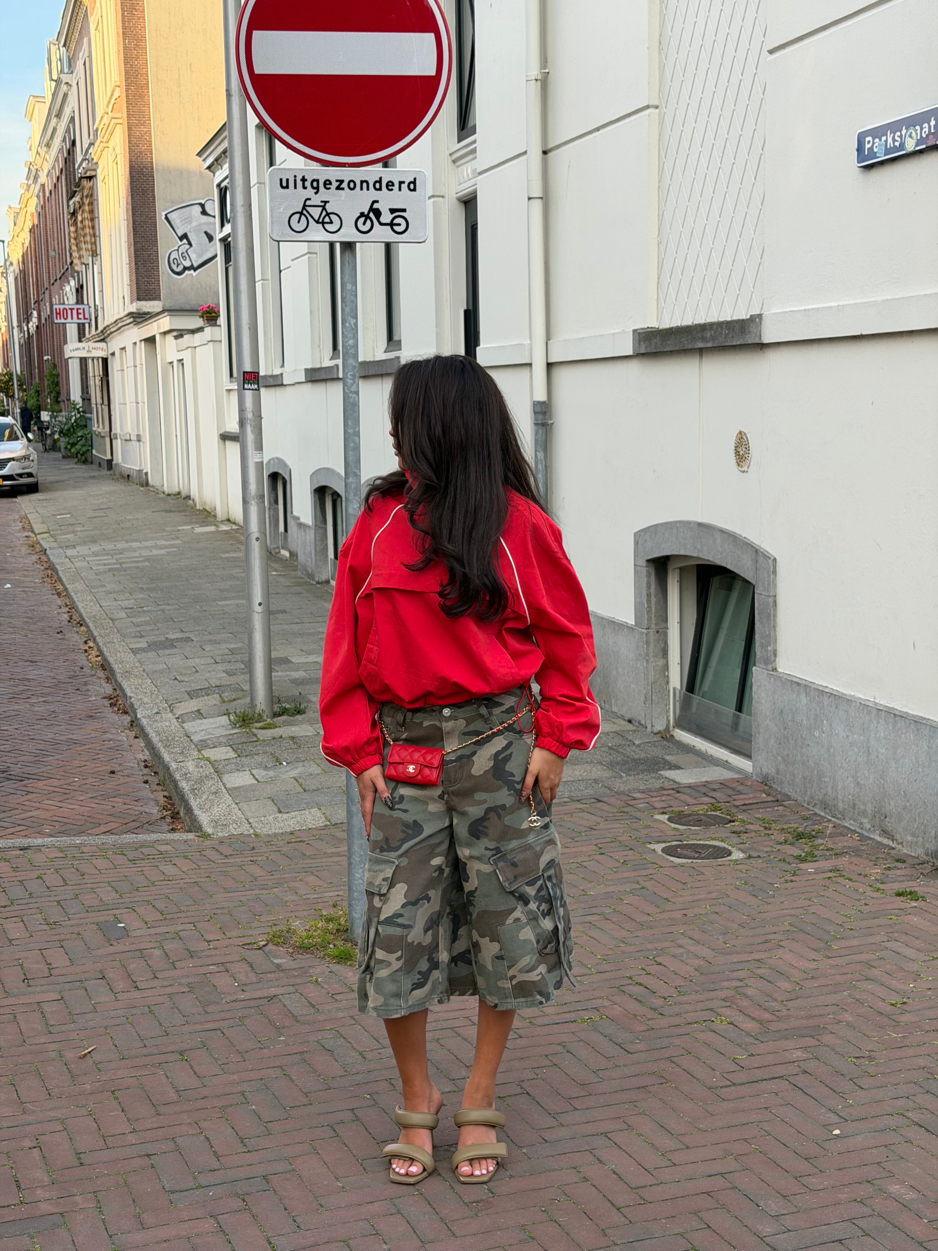 THE WINDBREAKER RED