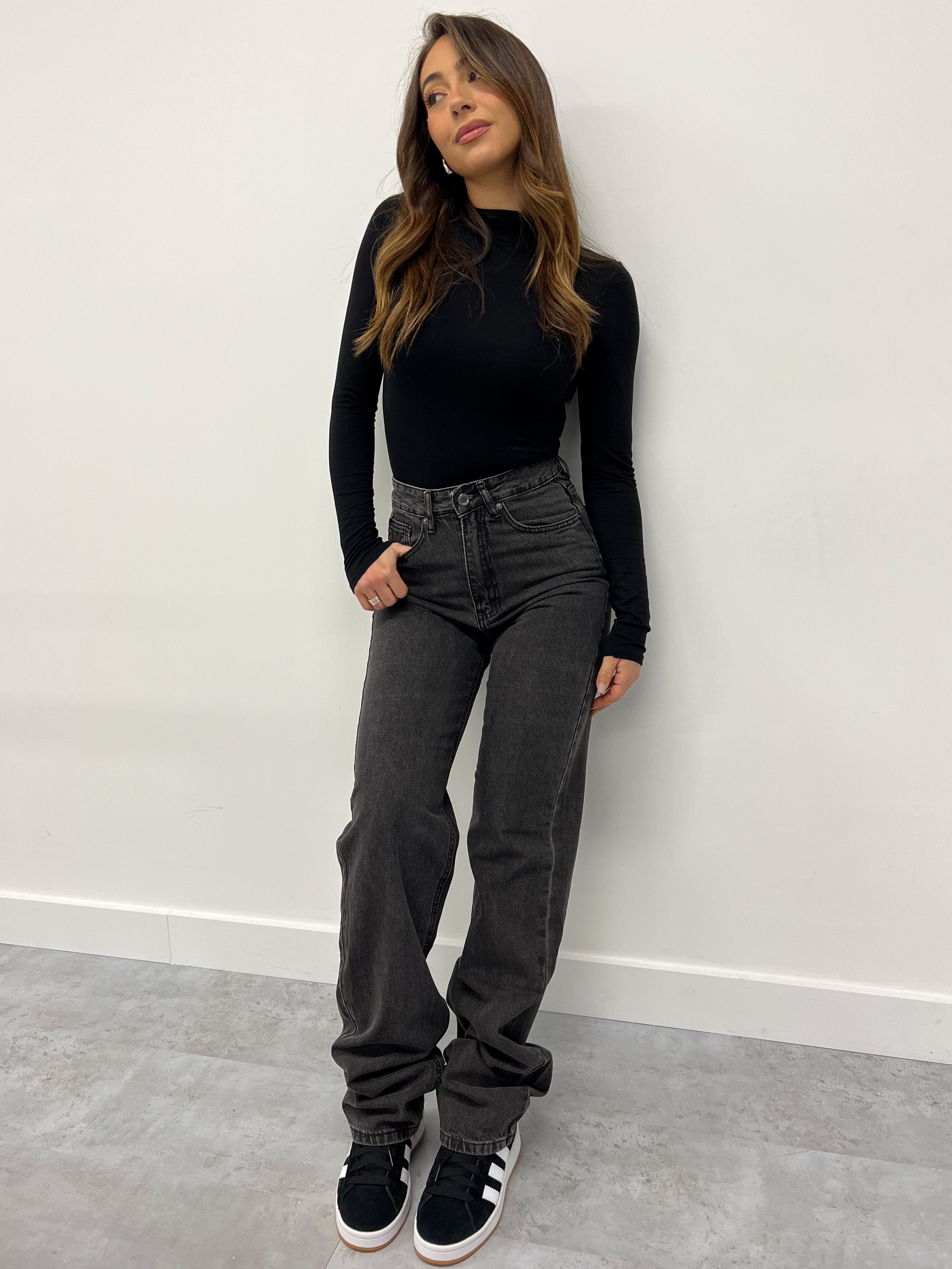 MUSTHAVE DARK GREY STRAIGHT LEG