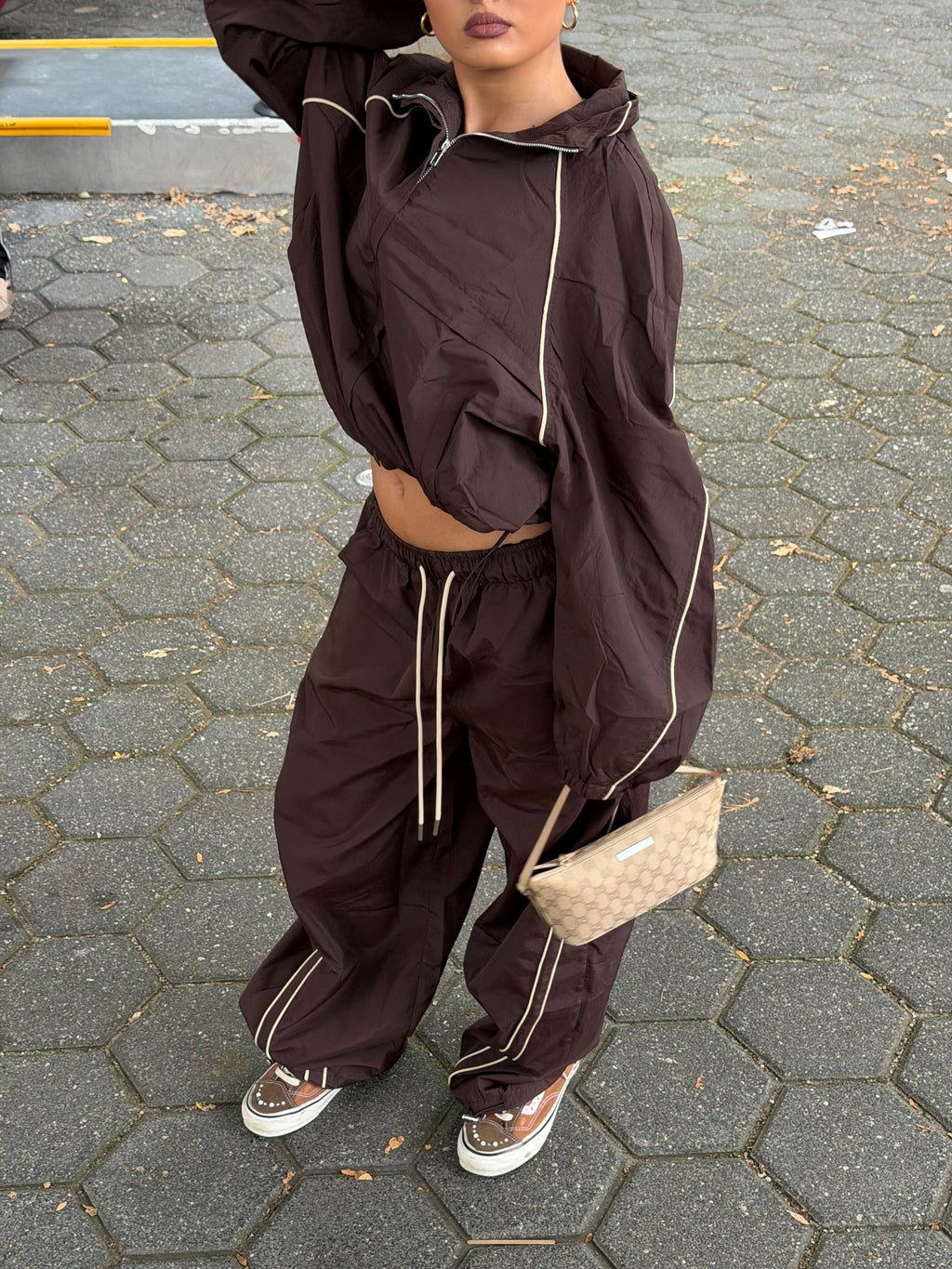 MANOU WINDBREAKER SUIT BROWN