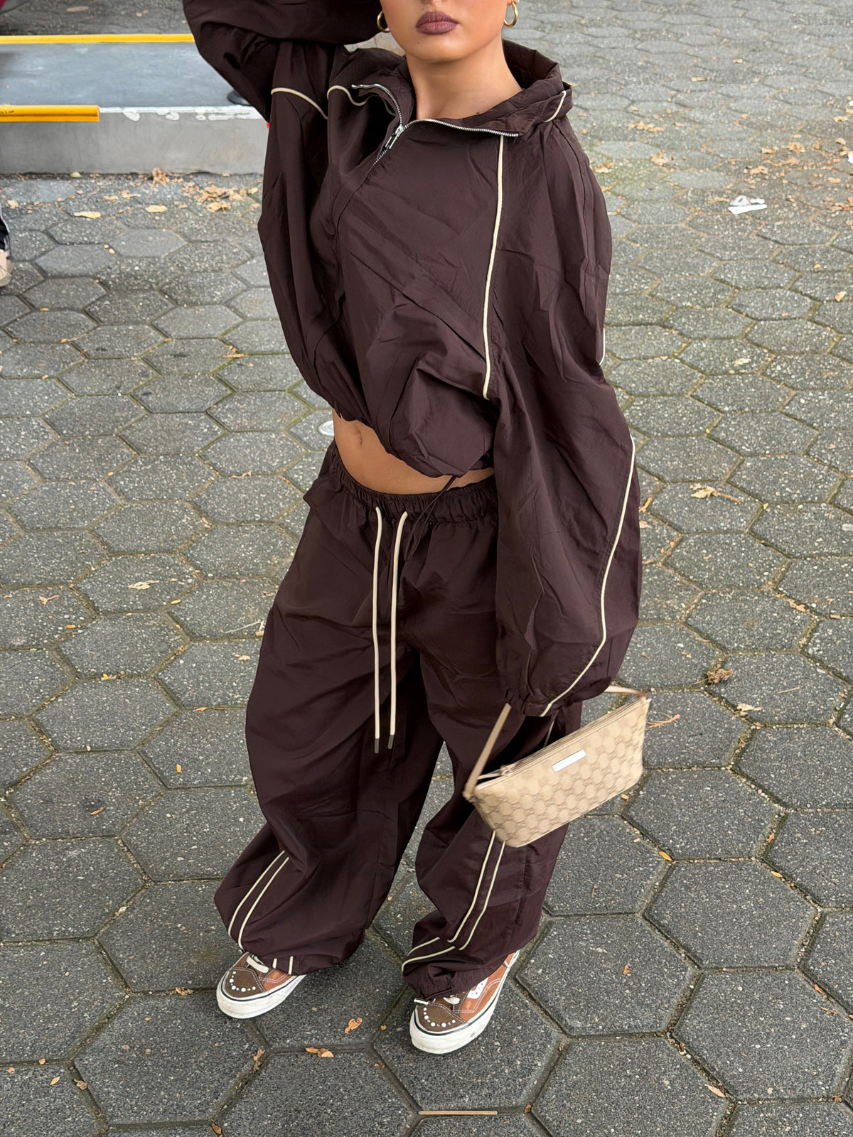 MANOU WINDBREAKER SUIT BROWN