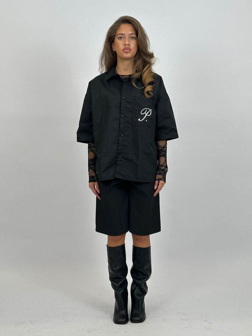 PRIORITY AMSTERDAM BOYFRIEND BLOUSE BLACK