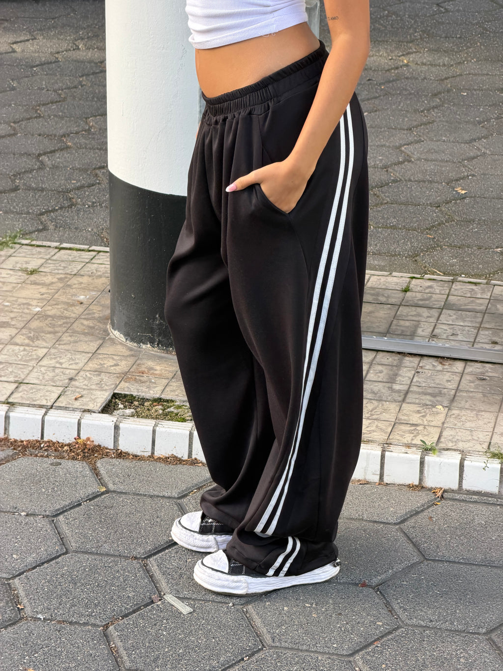 BAGGY GESTREEPTE JOGGER ZWART/WIT