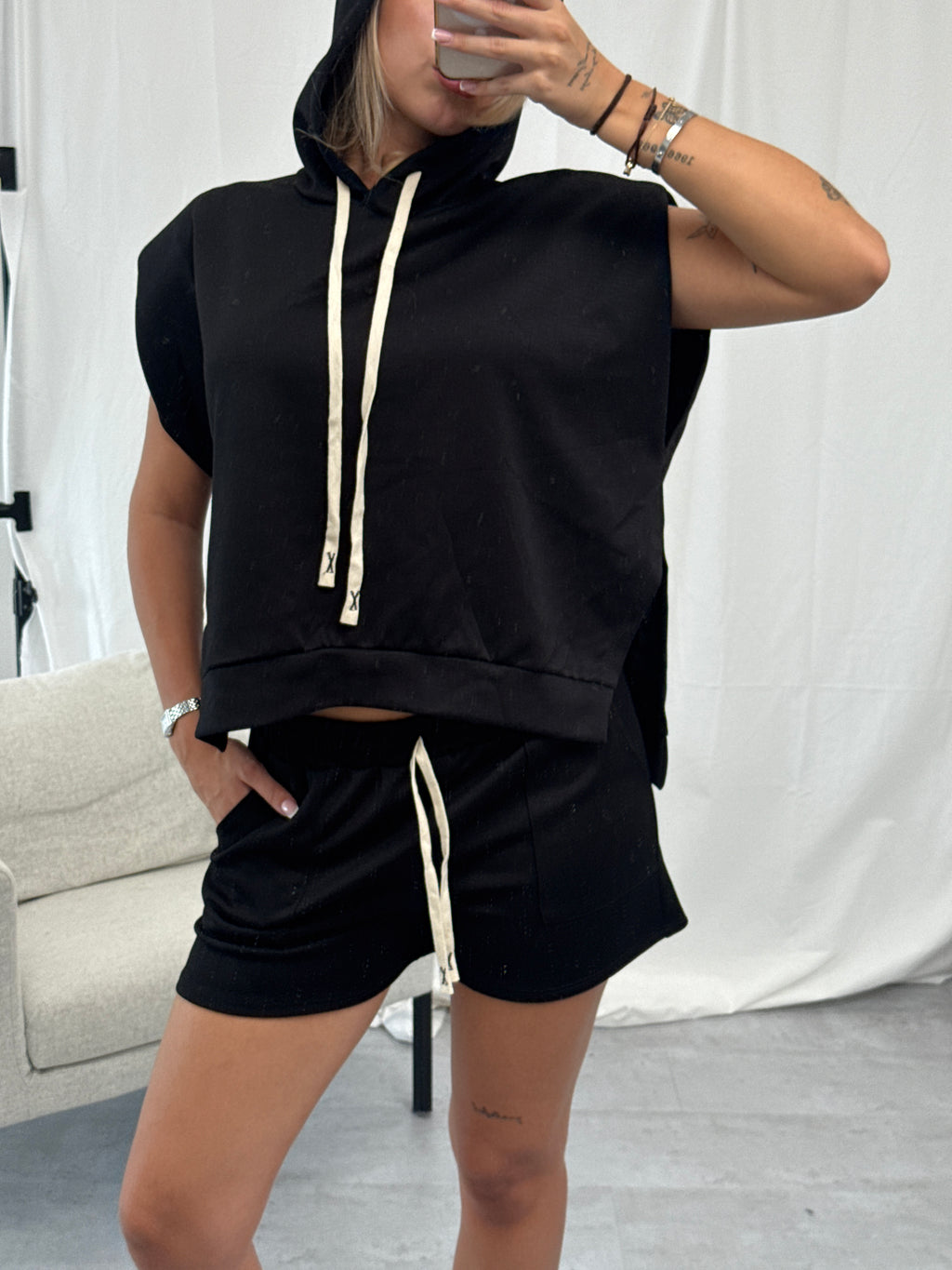 HOODED CREAM TIE COMFY SET BLACK