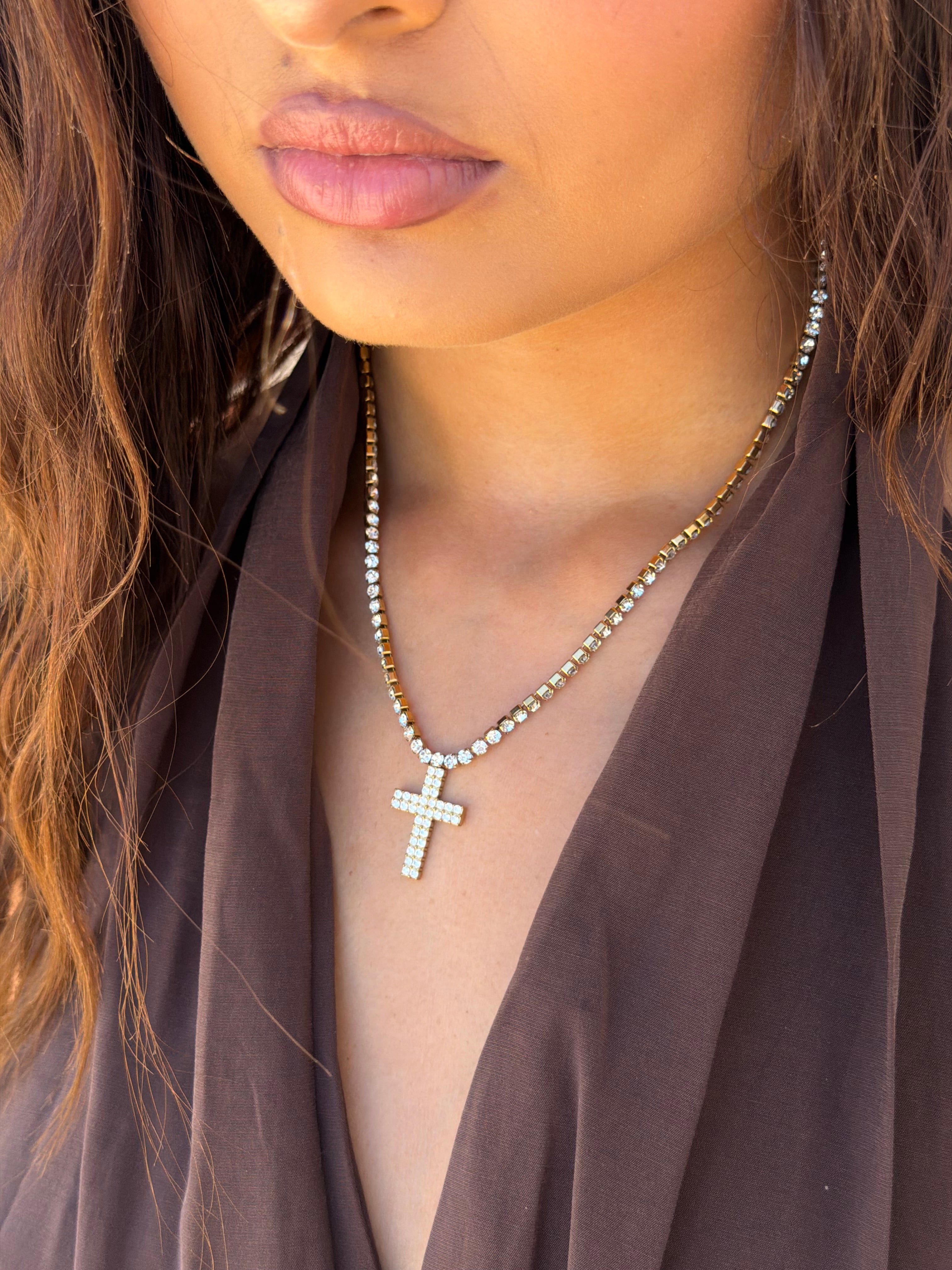 CHUNKY CROSS NECKLACE