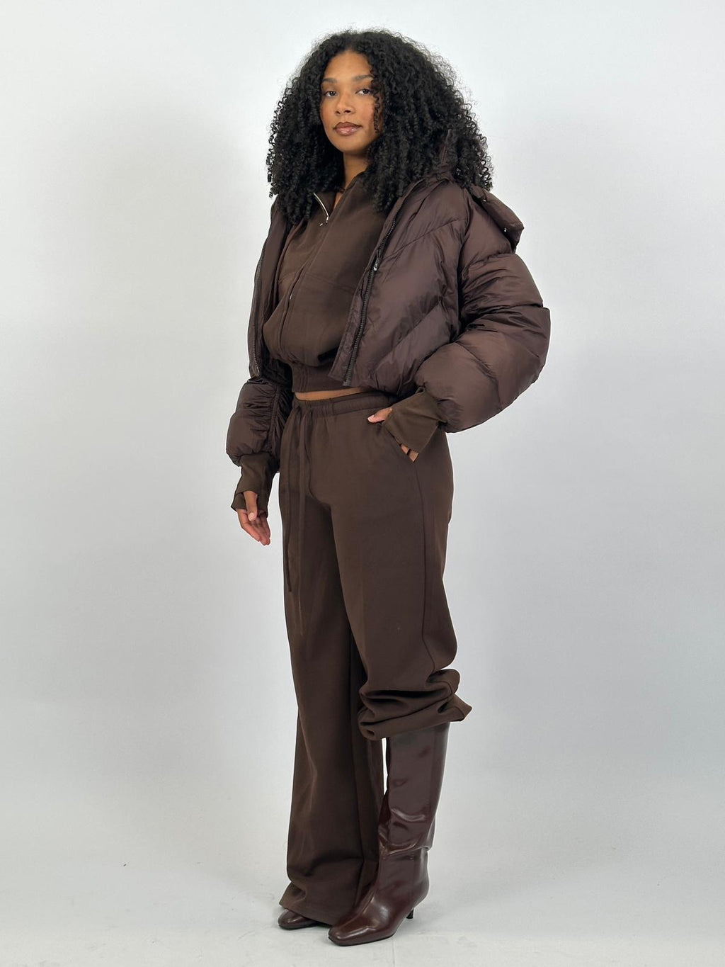 ULTIMATE HOODED CROPPED PUFFER CHOCO