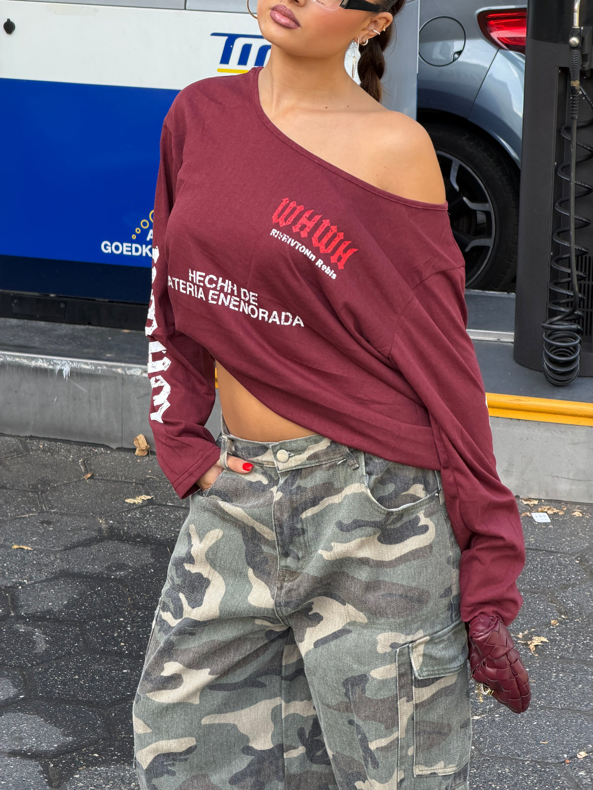 BORDEAUX OFFSHOULDER LONGSLEEVE