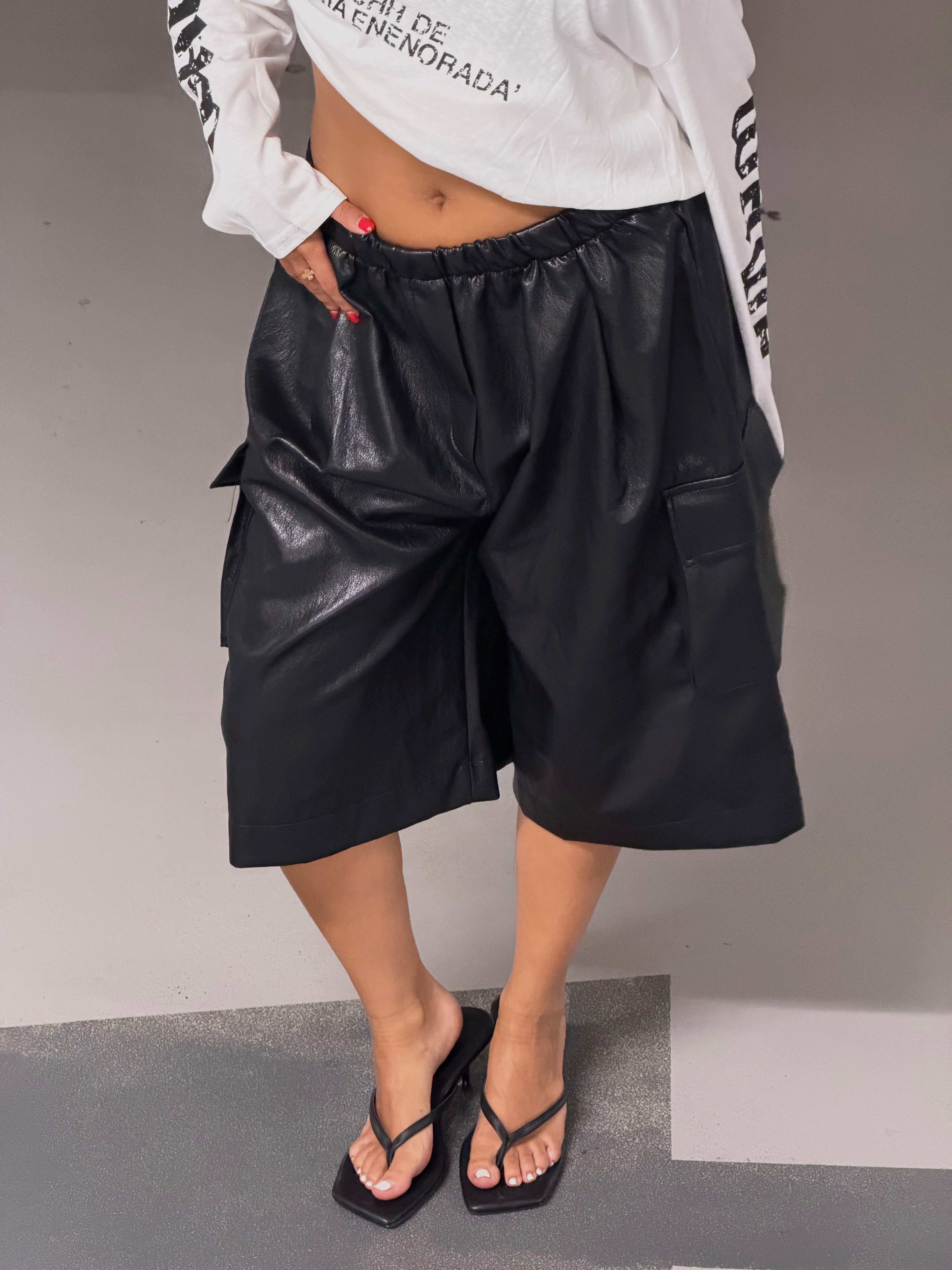 LEATHER JORT BLACK