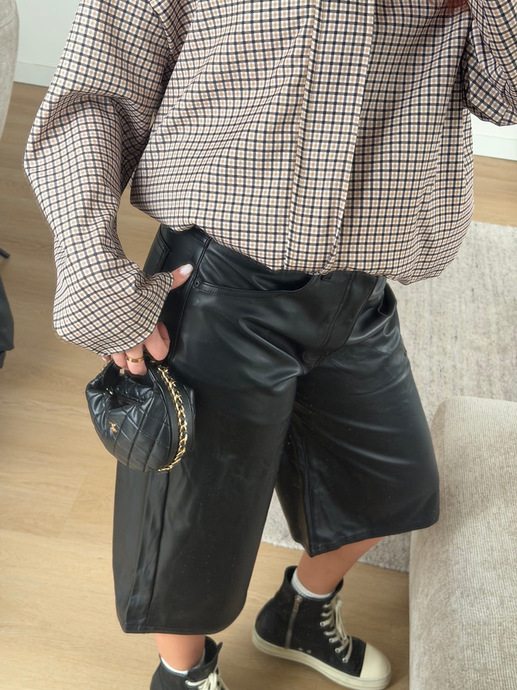 LEATHER JORT BLACK
