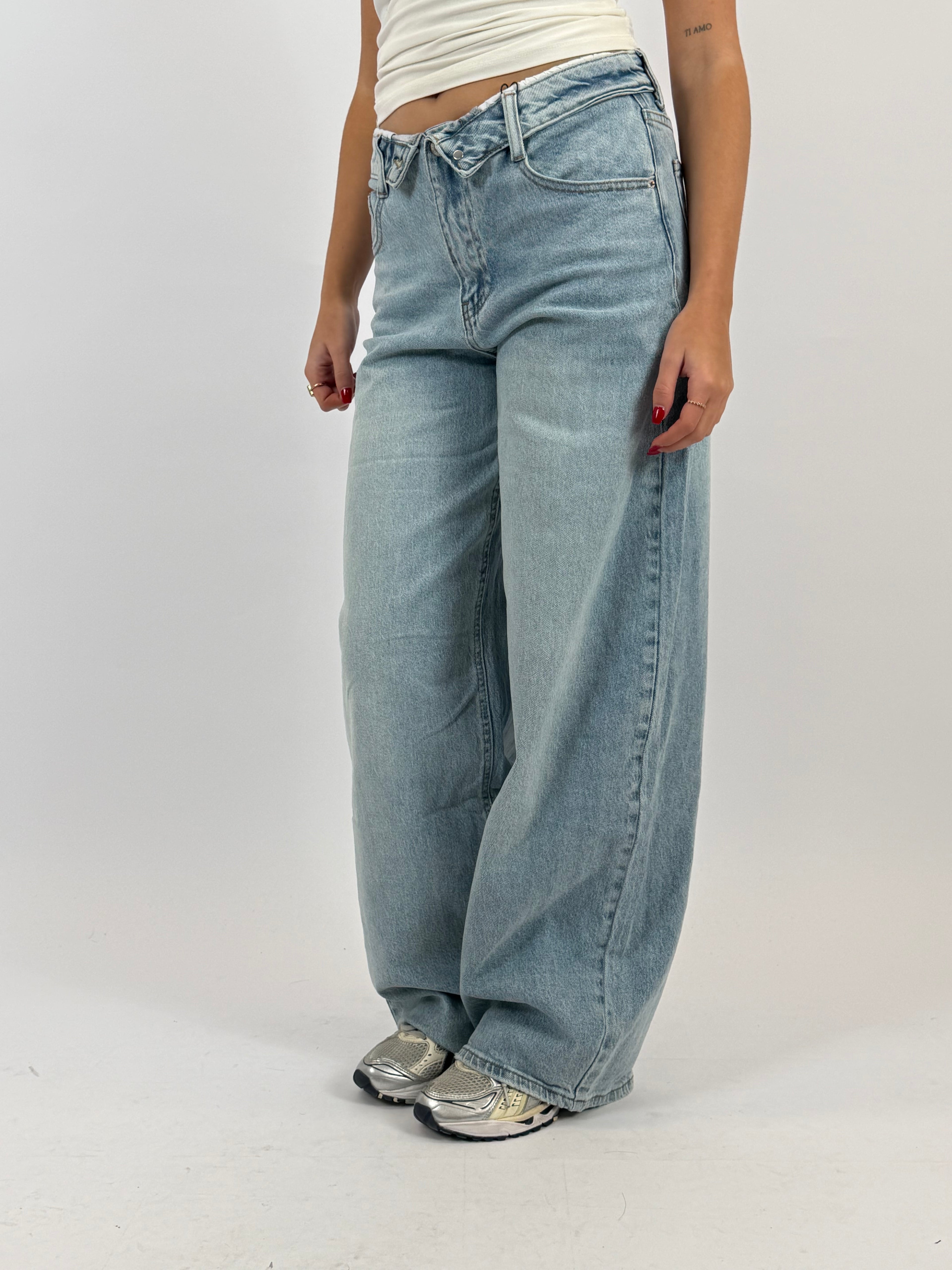 FOLDED WAIST JEANS LIGHT BLUE