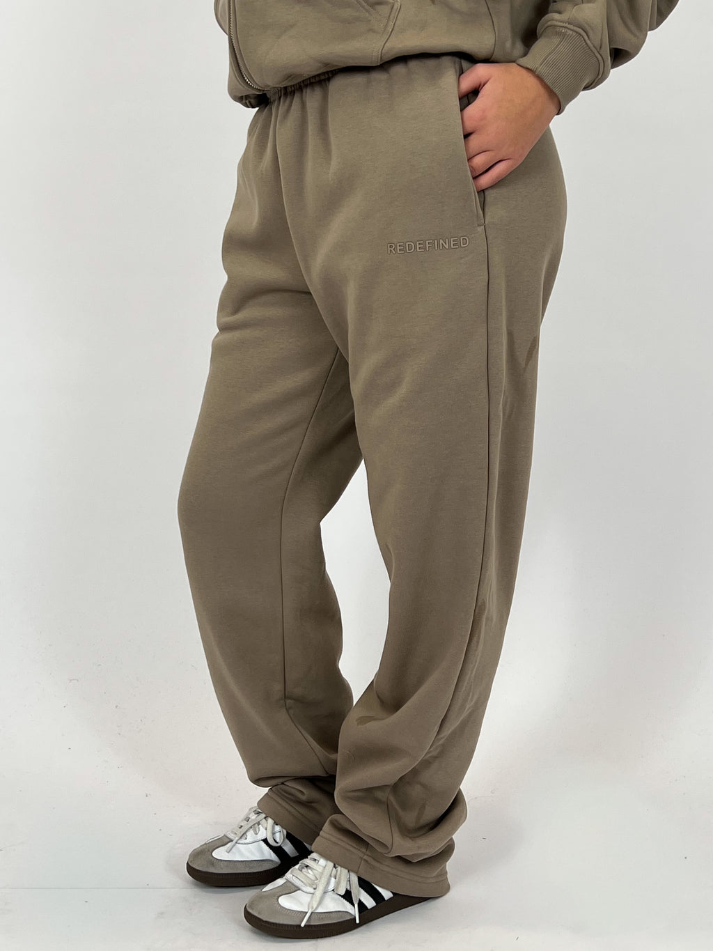 REDEFINED WIDE LEG JOGGER TAUPE