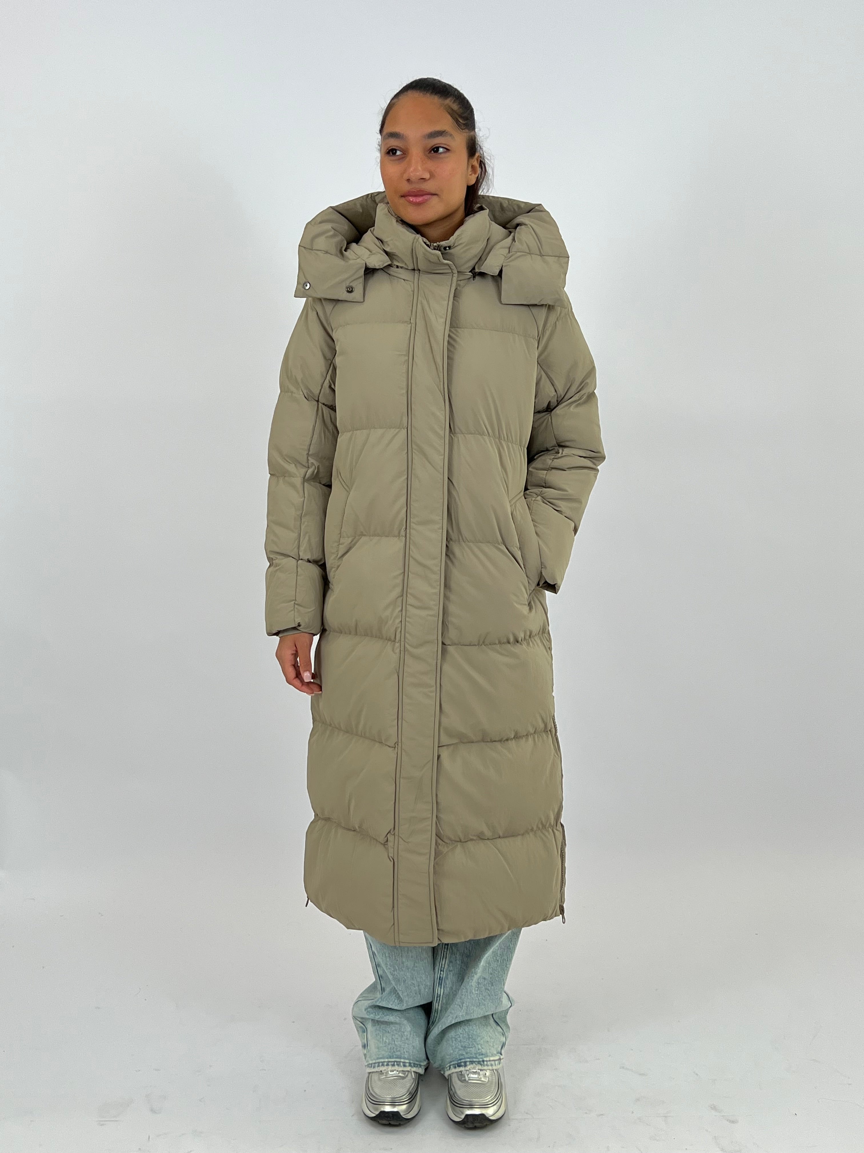 LONG ZIPPER PUFFER COAT TAUPE 7580