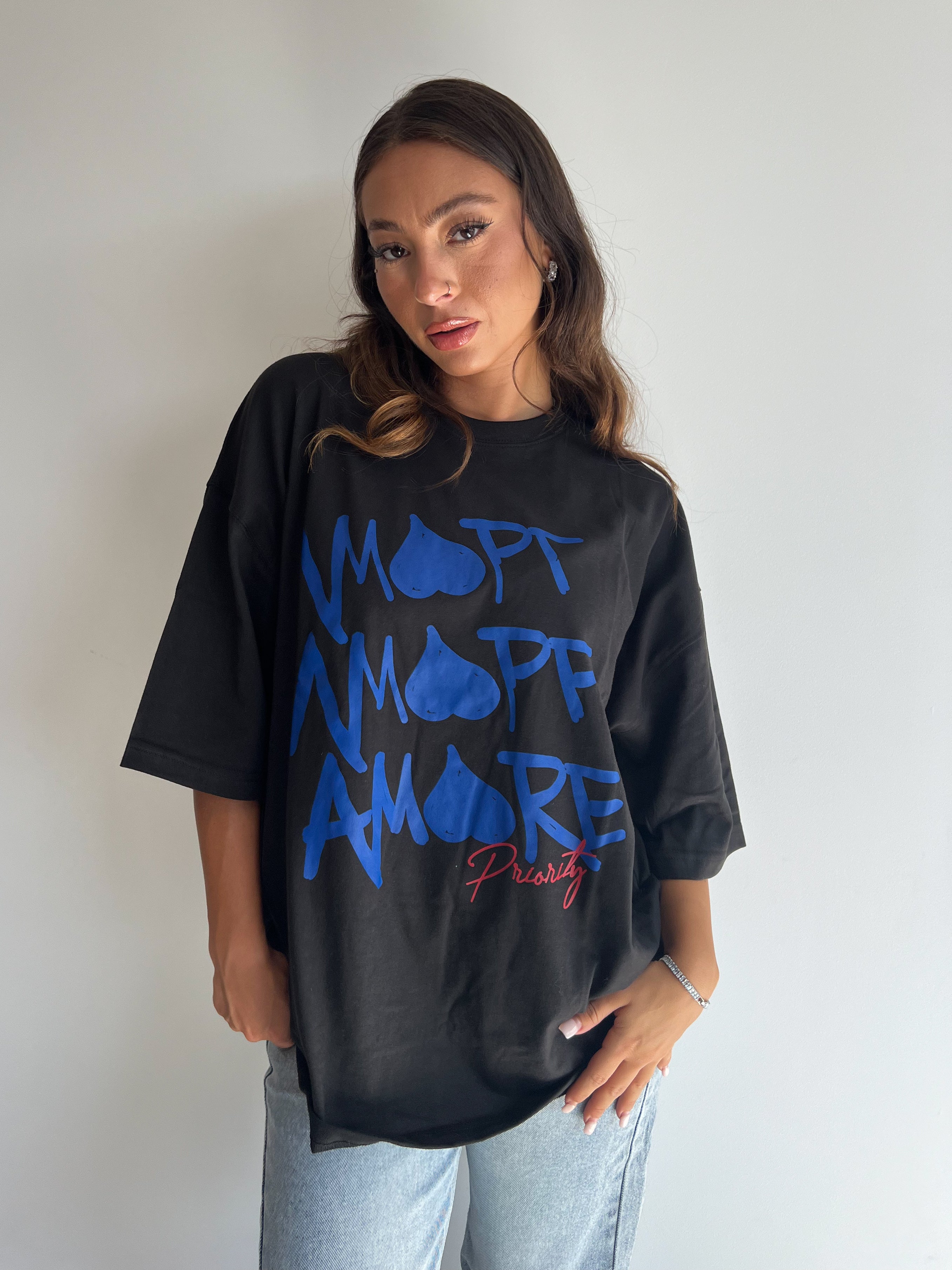 PREMIUM AMORE TEE BLACK/COBALT