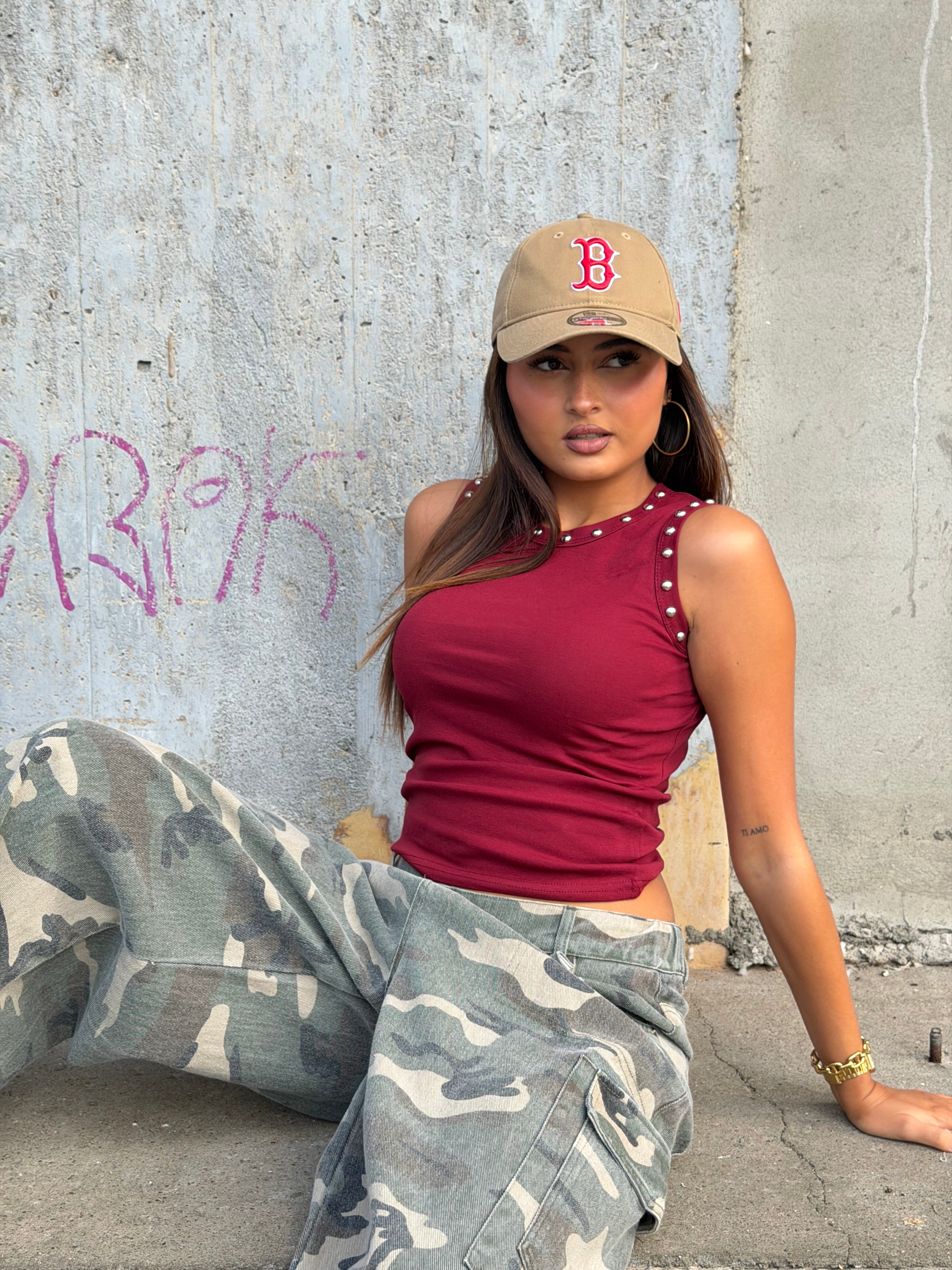 STUDDED TANK BORDEAUX