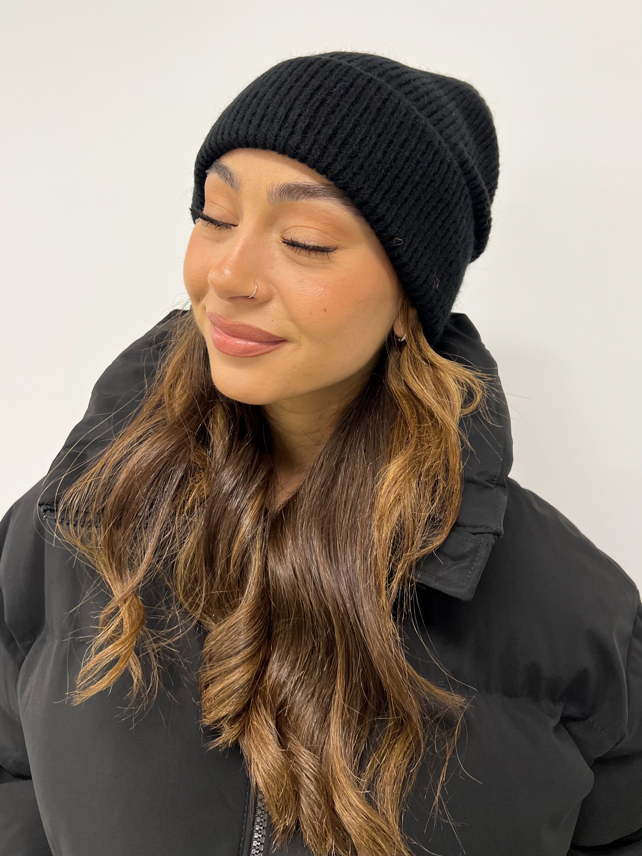 SOFT KNIT BEANIE BLACK