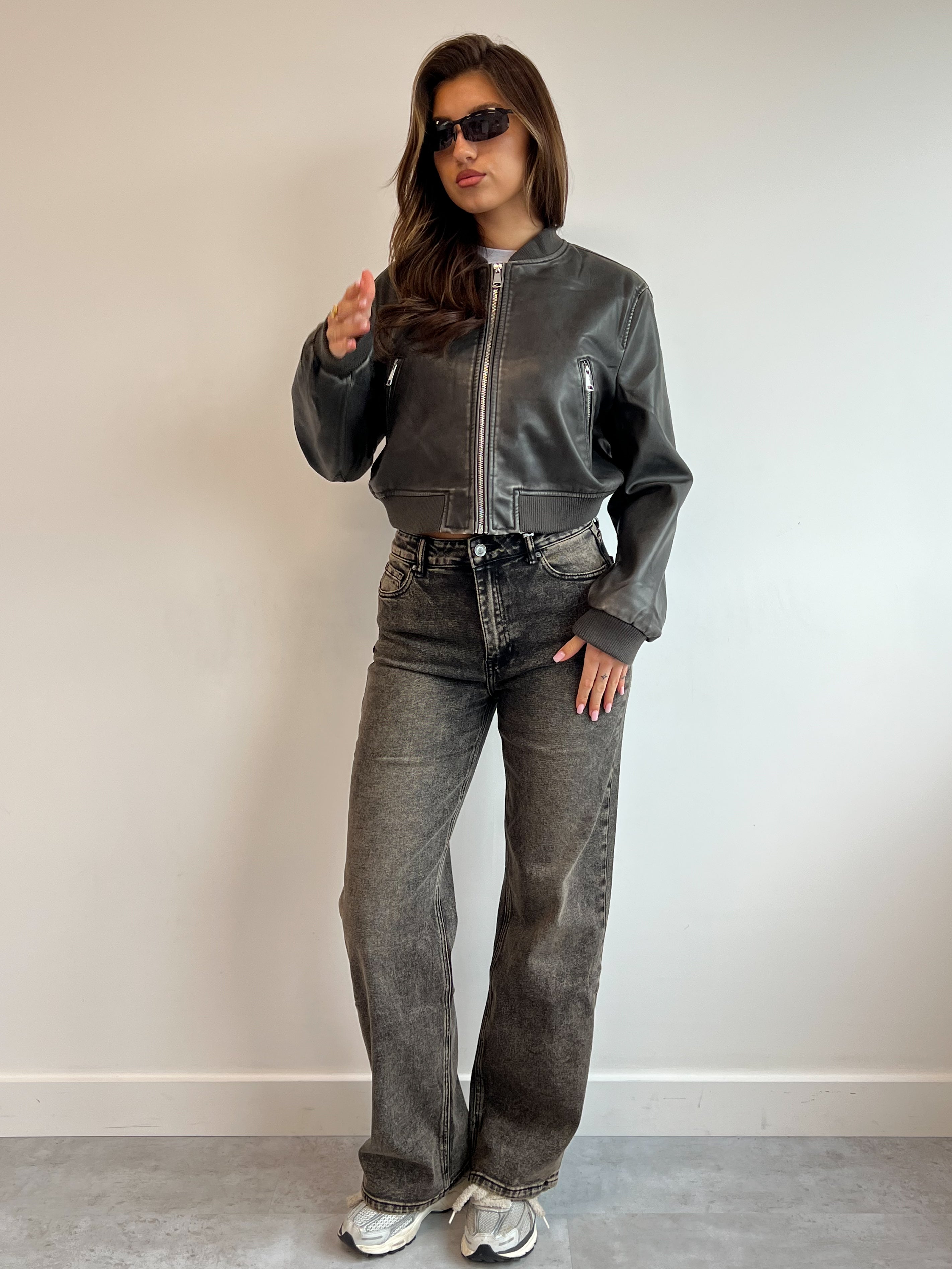 BLACK VINTAGE WASH STRETCH JEANS