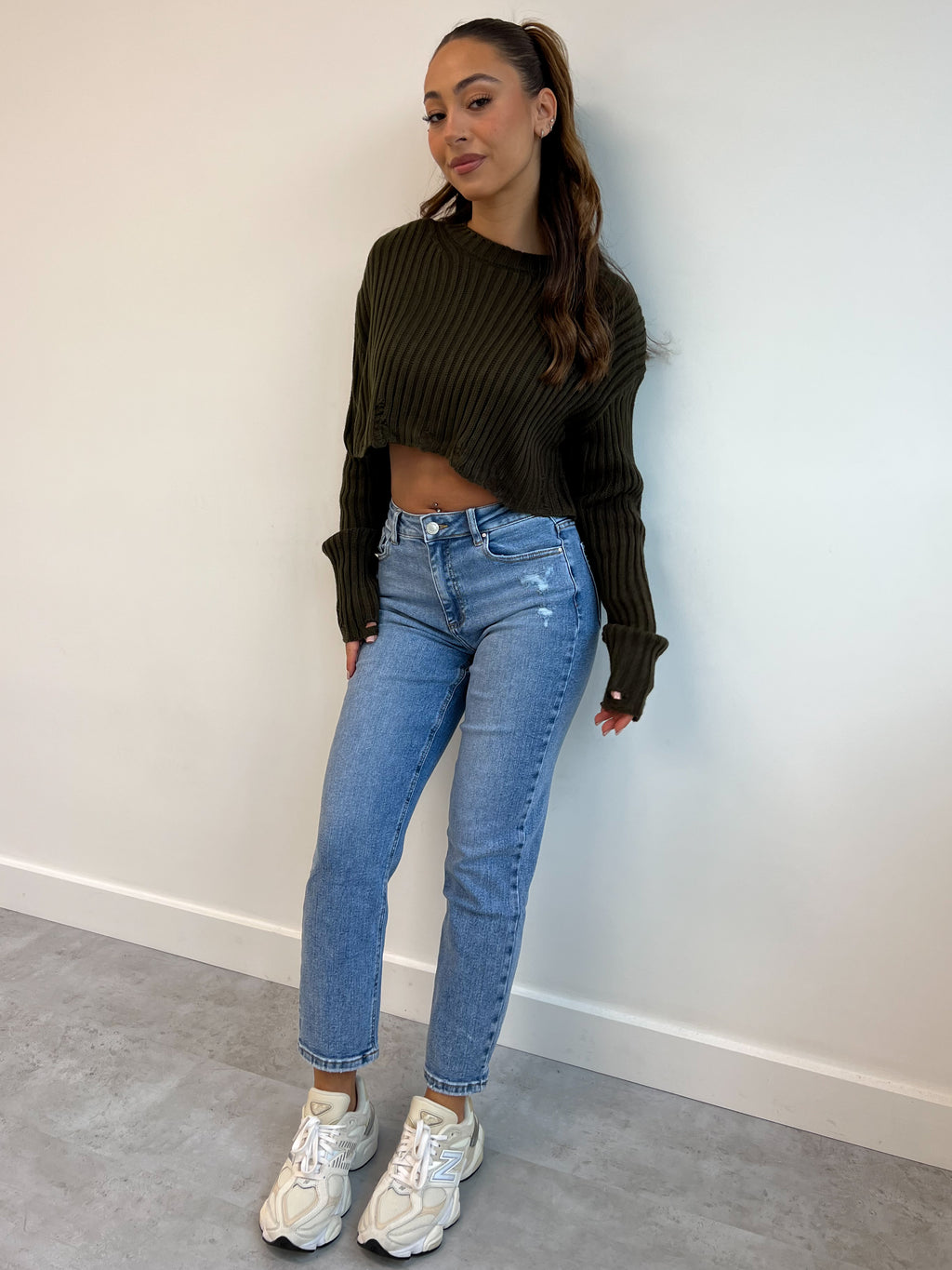 3365 DISTRESSED STRETCH MOM JEANS