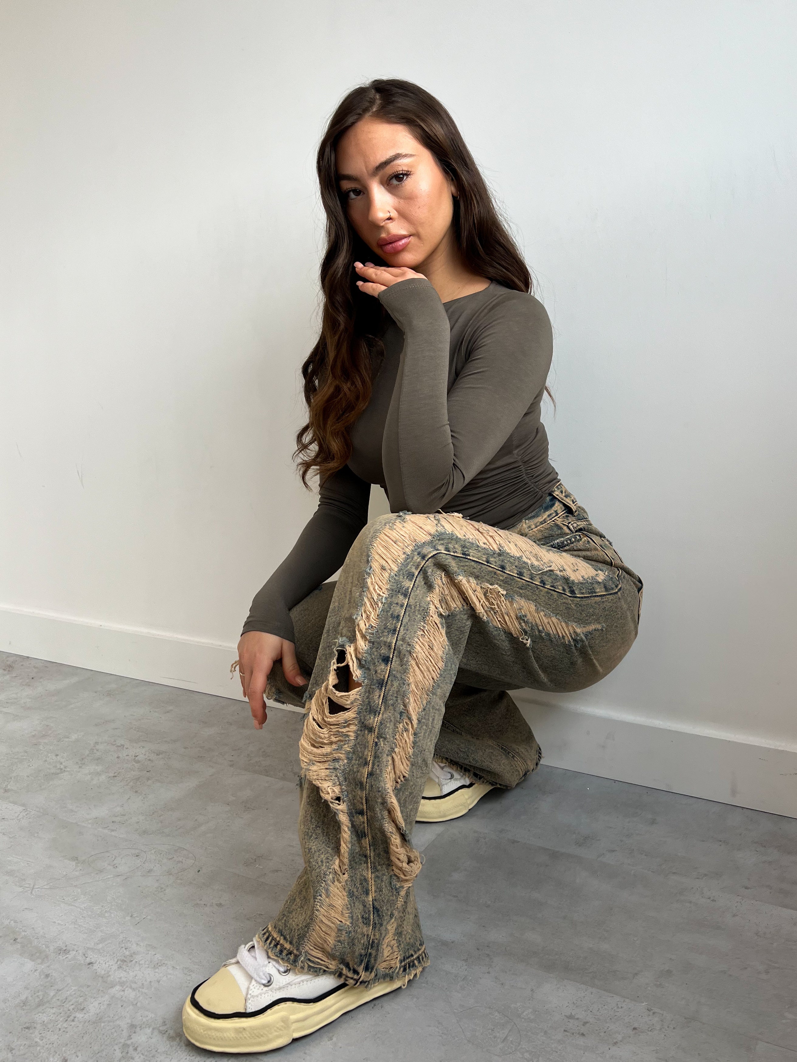 ALL OVER DISTRESSED JEANS 2.0