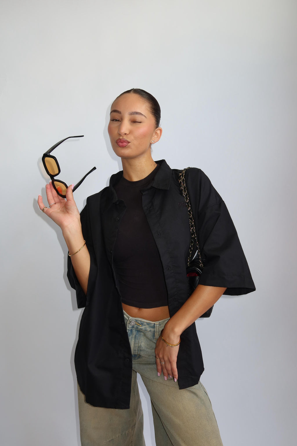 PRIORITY AMSTERDAM BOYFRIEND BLOUSE ALL BLACK