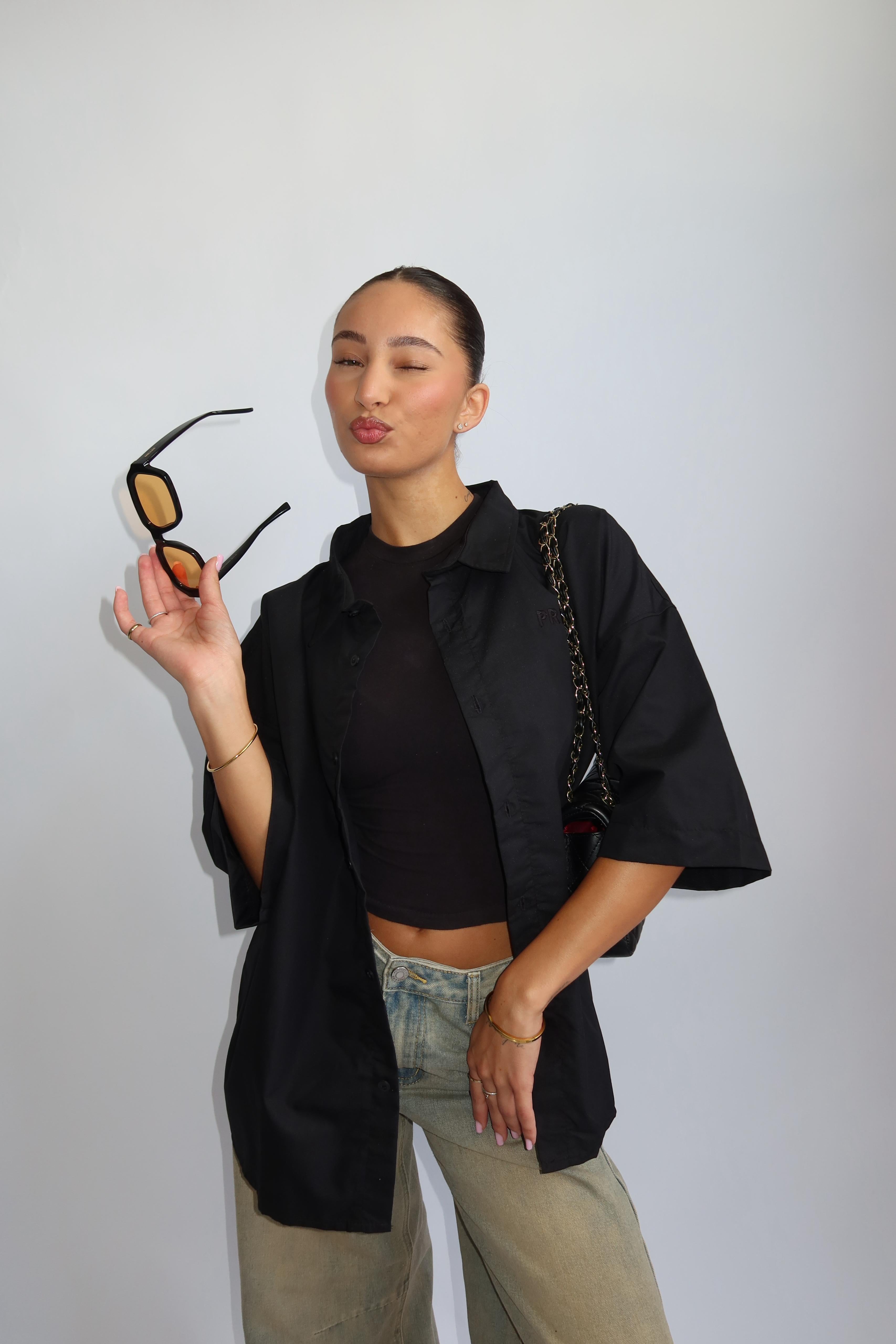 PRIORITY AMSTERDAM BOYFRIEND BLOUSE ALL BLACK