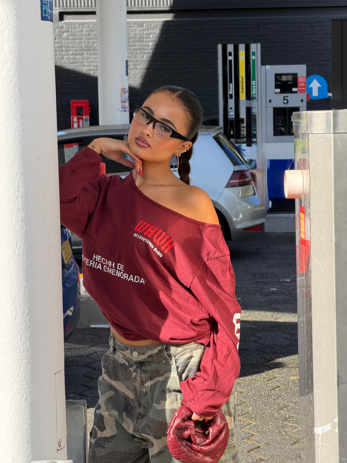 BORDEAUX OFFSHOULDER LONGSLEEVE