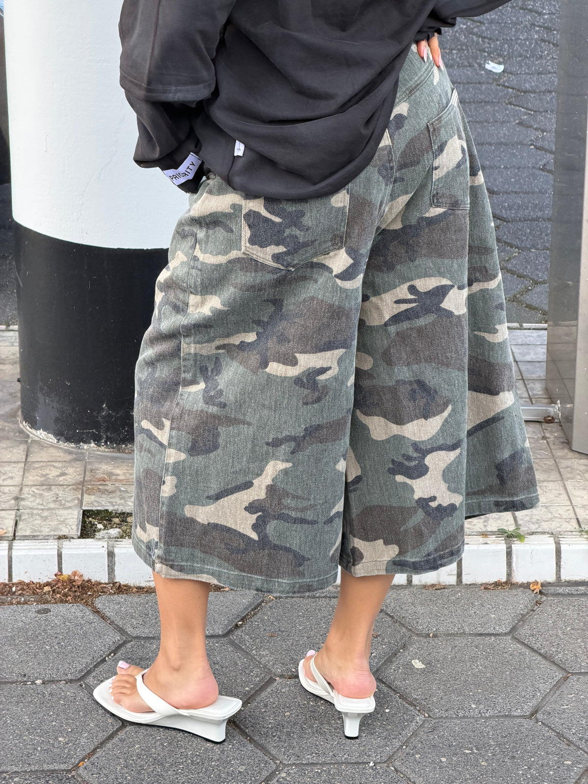 WASHED CAMO JORT