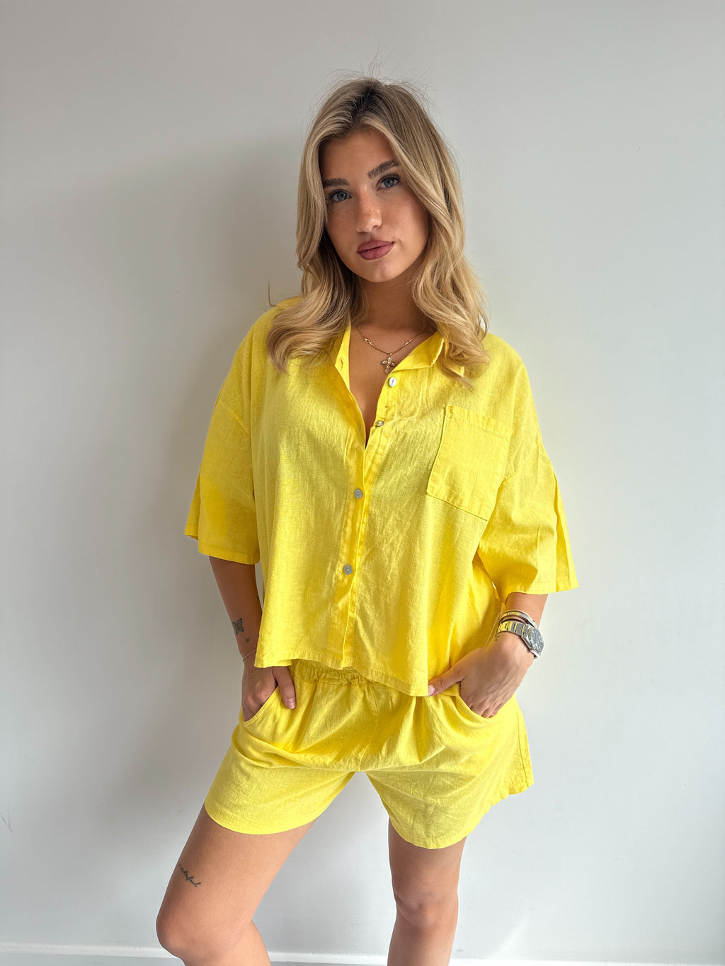 SHORT LINEN SET YELLOW