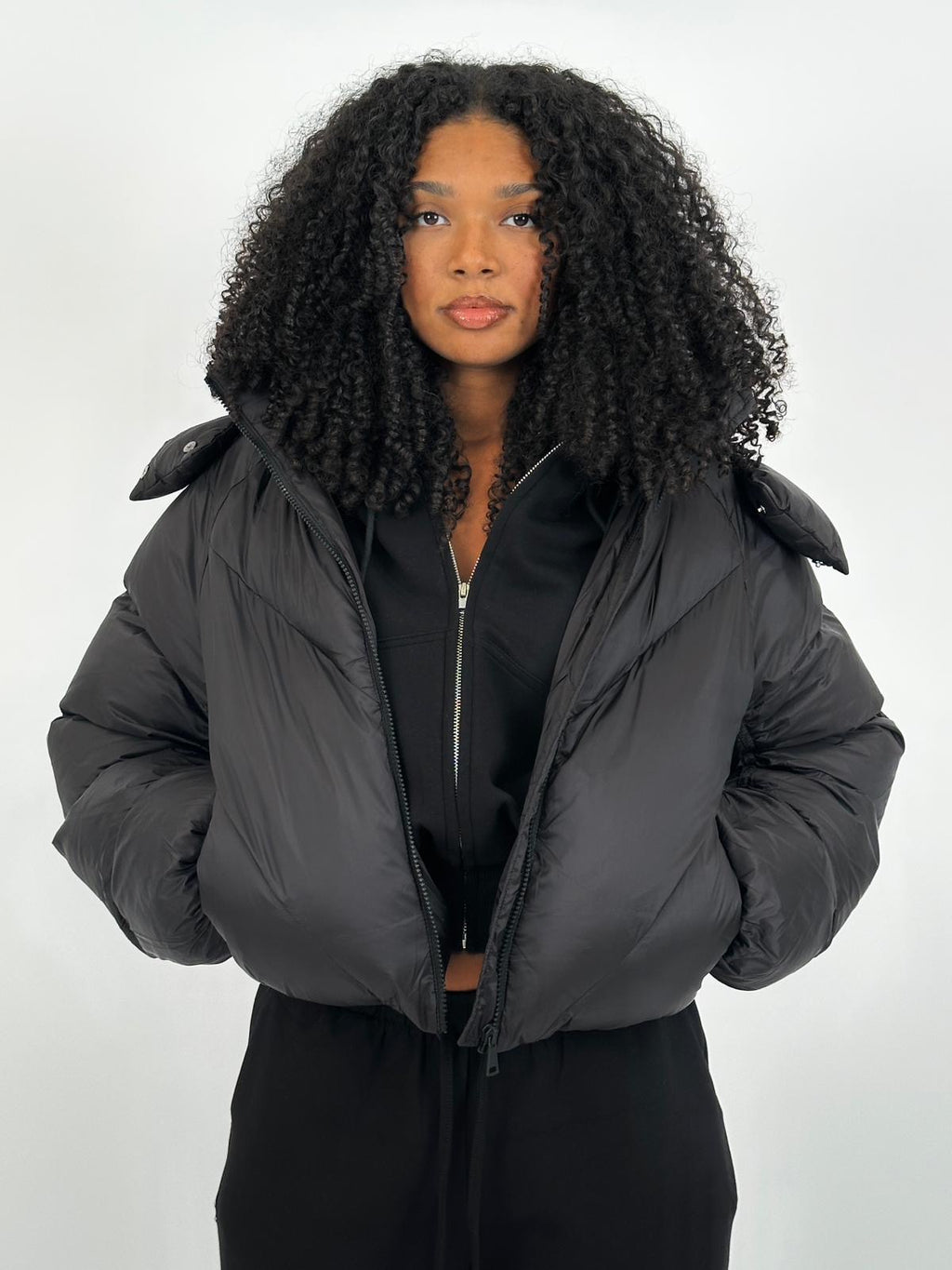 ULTIMATE HOODED CROPPED PUFFER BLACK