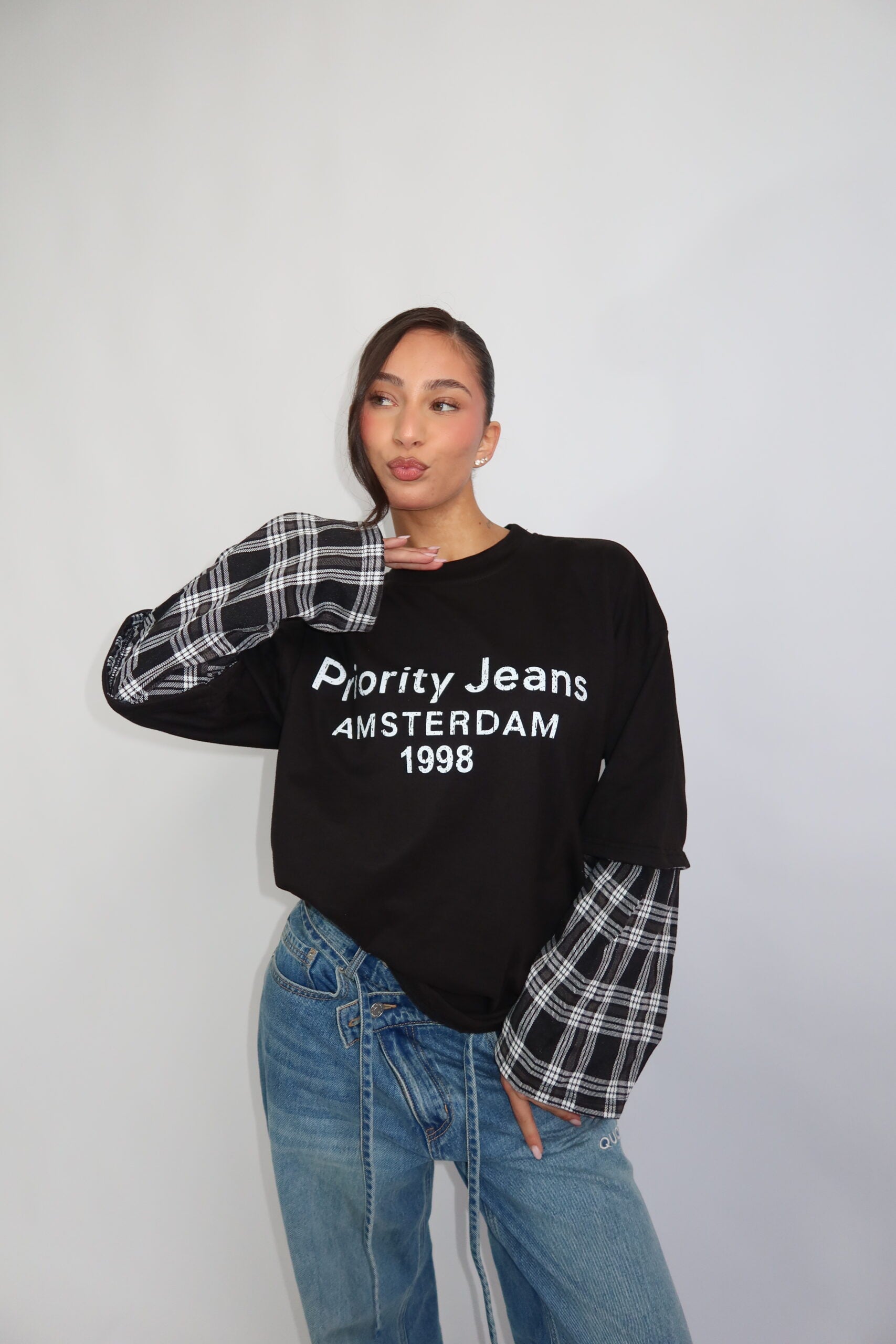 PRIORITY AMSTERDAM LONGSLEEVE BLACK