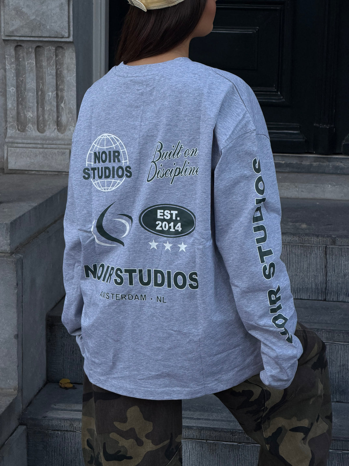 NOIR LONGSLEEVE GREY