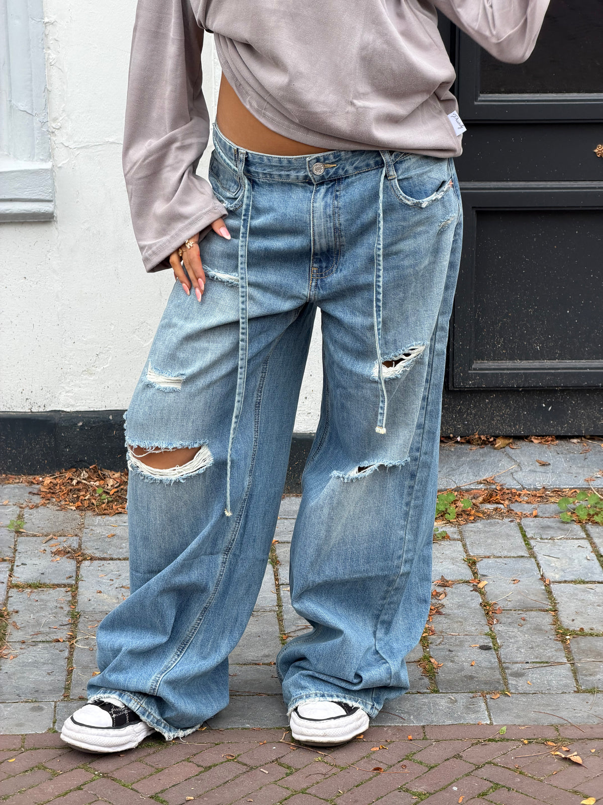DIANA TIED UP RIPPED JEANS