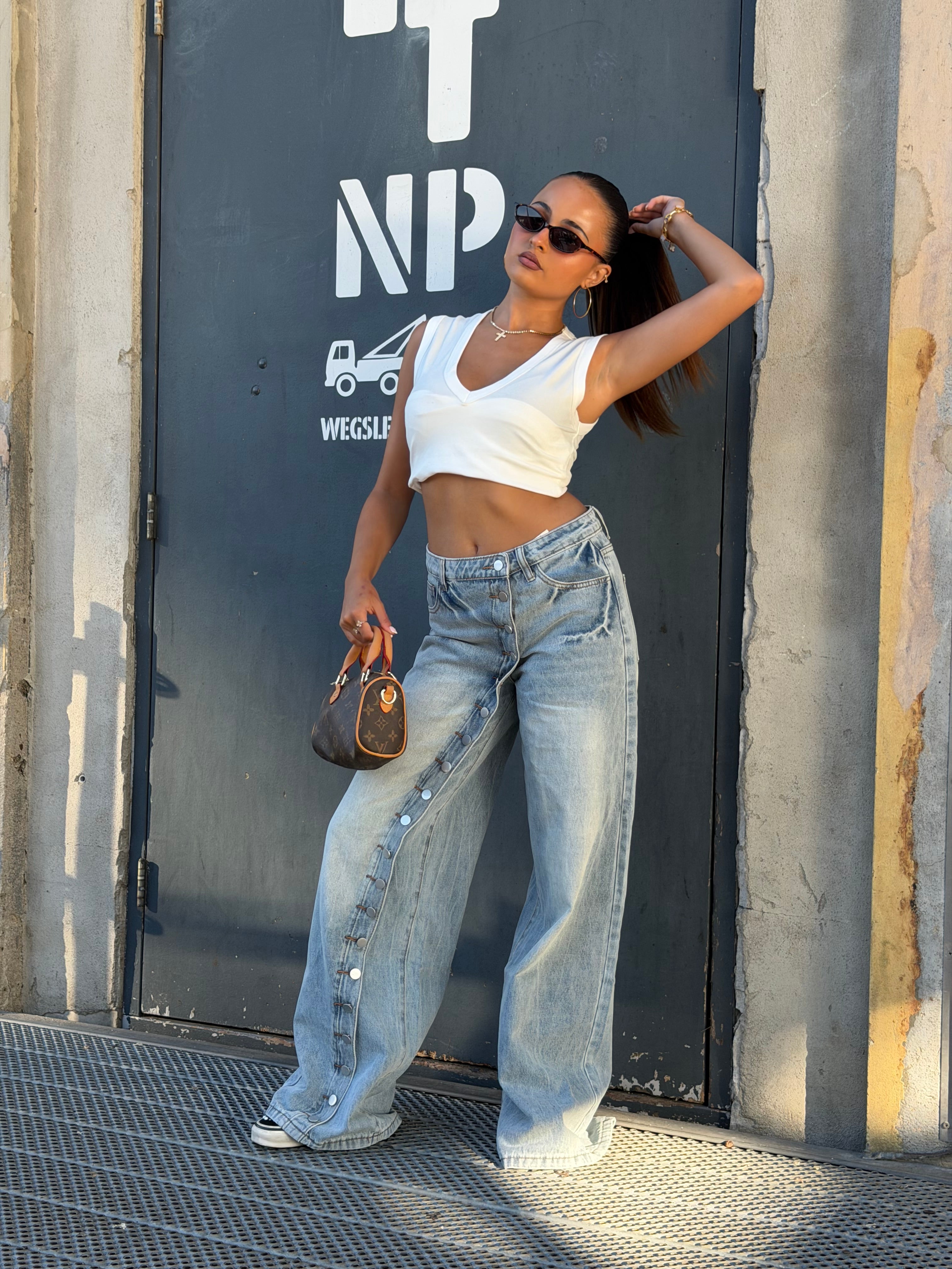 BUTTON UP JEANS