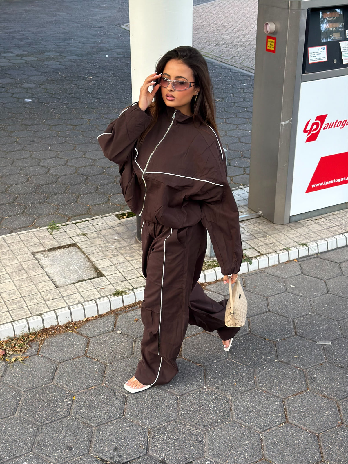 THE WINDBREAKER PANTS CHOCO