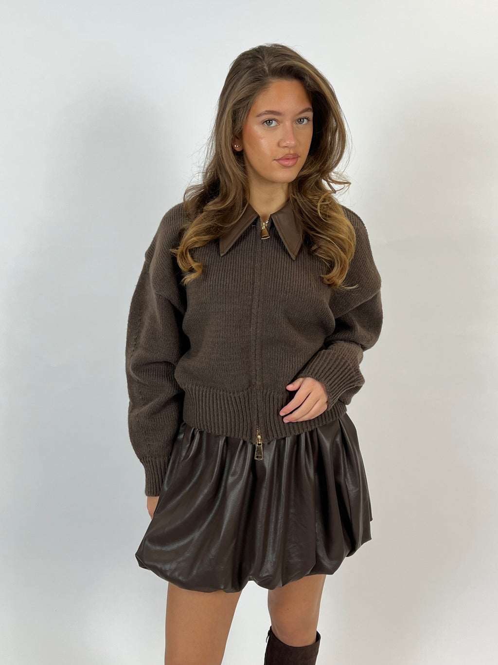 LEATHER COLLAR ZIP VEST CHOCO