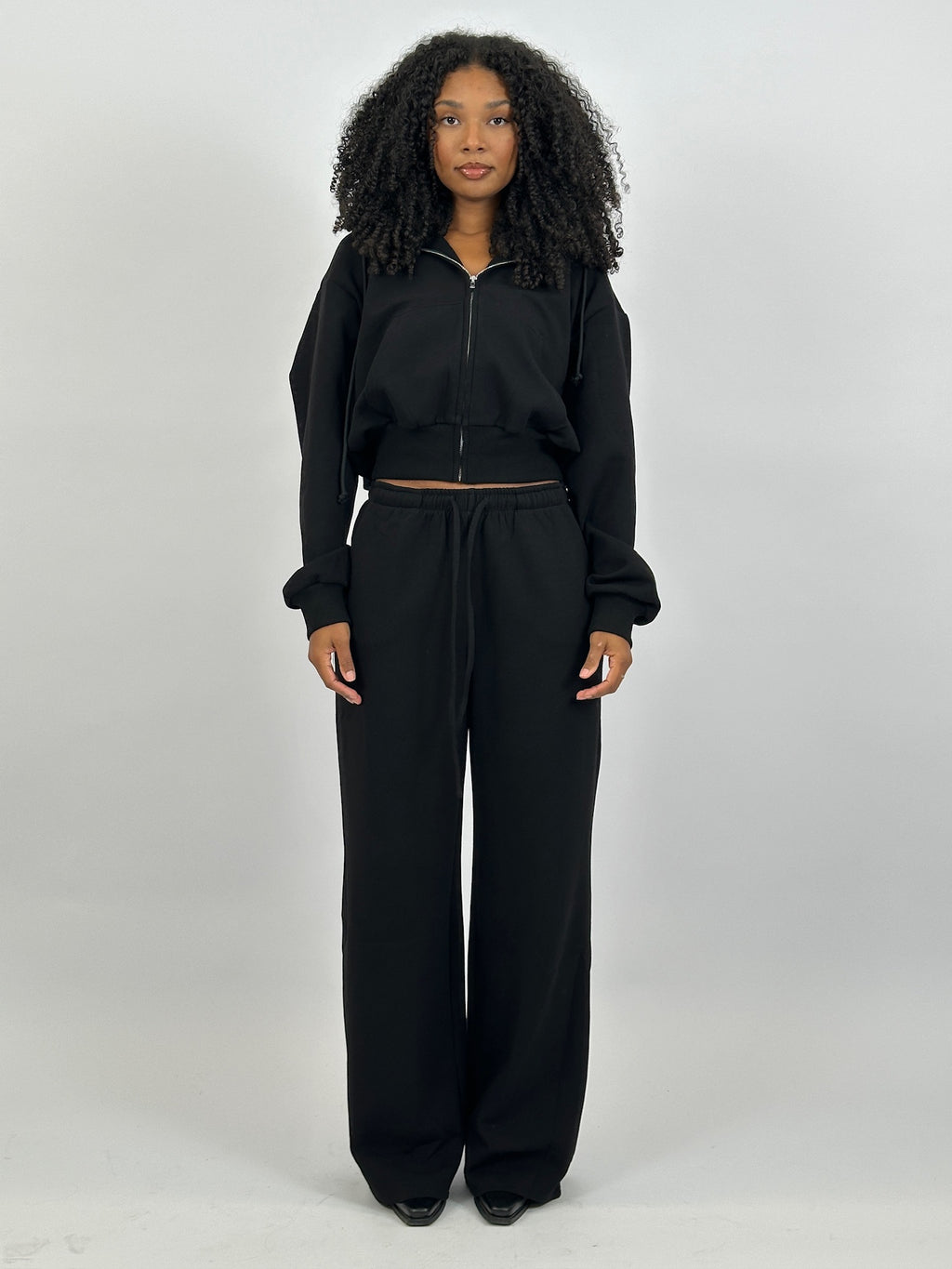 MUSTHAVE STRAIGHT JOGGER BLACK (TALL)