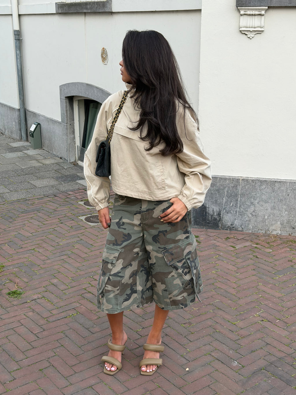 THE WINDBREAKER BEIGE