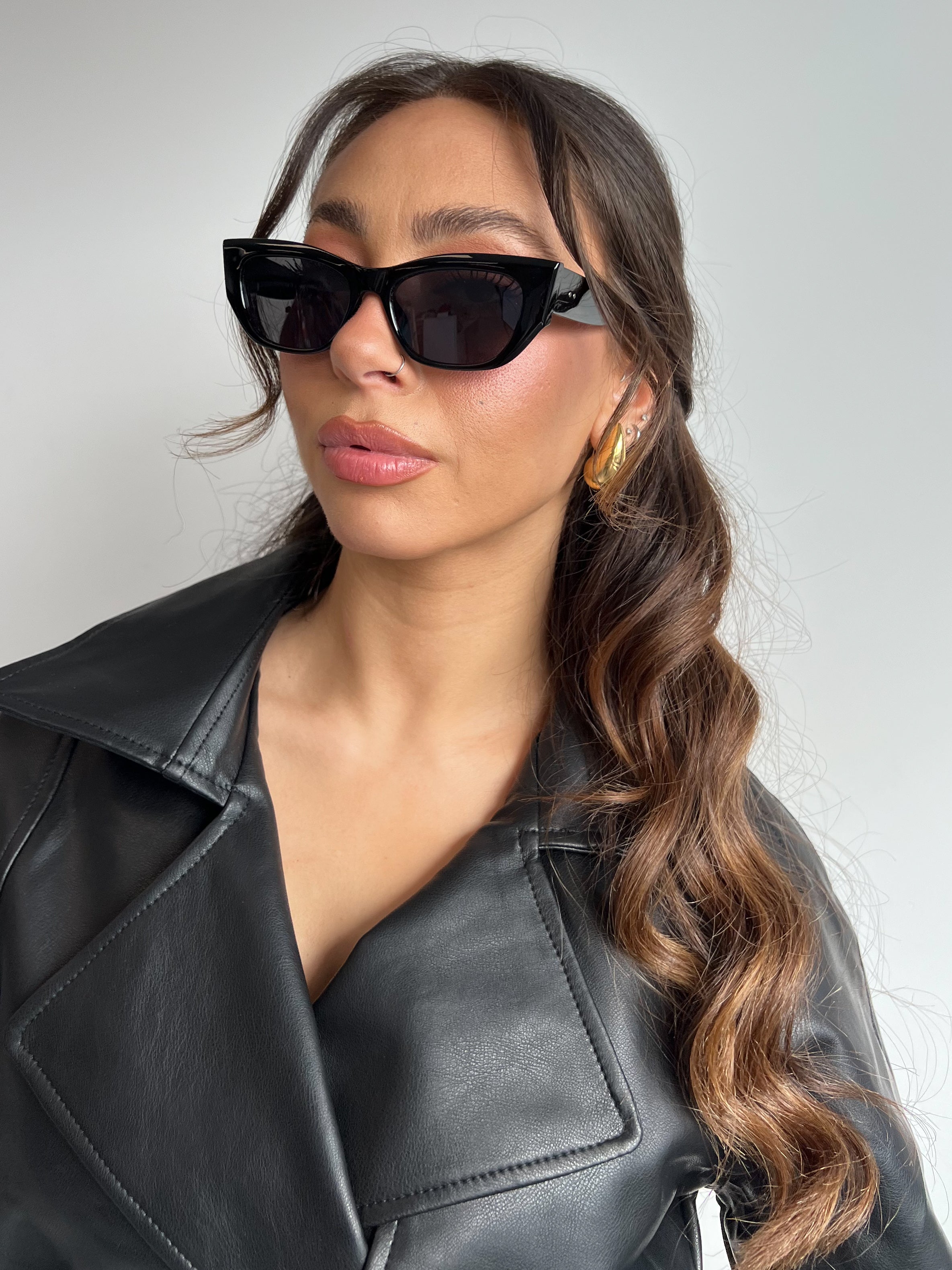 CAT EYE SUNNIES BLACK