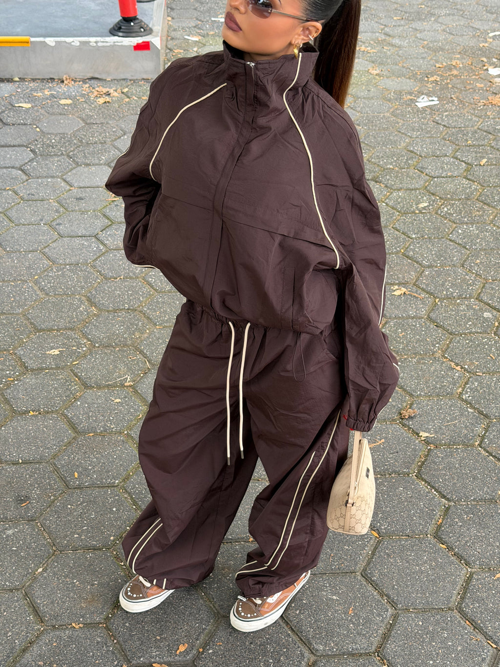 MANOU WINDBREAKER SUIT BROWN
